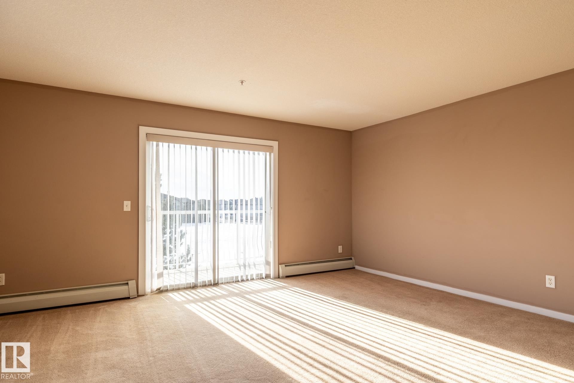317 240 Spruce Ridge Road, Spruce Grove, AB - Indoor Photo Showing Other Room