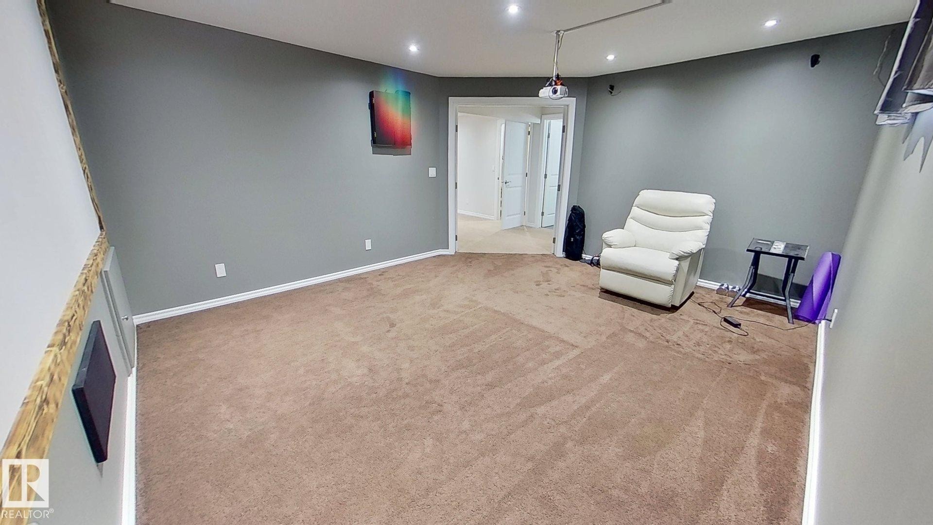 5322 55 Avenue, Bashaw, AB - Indoor