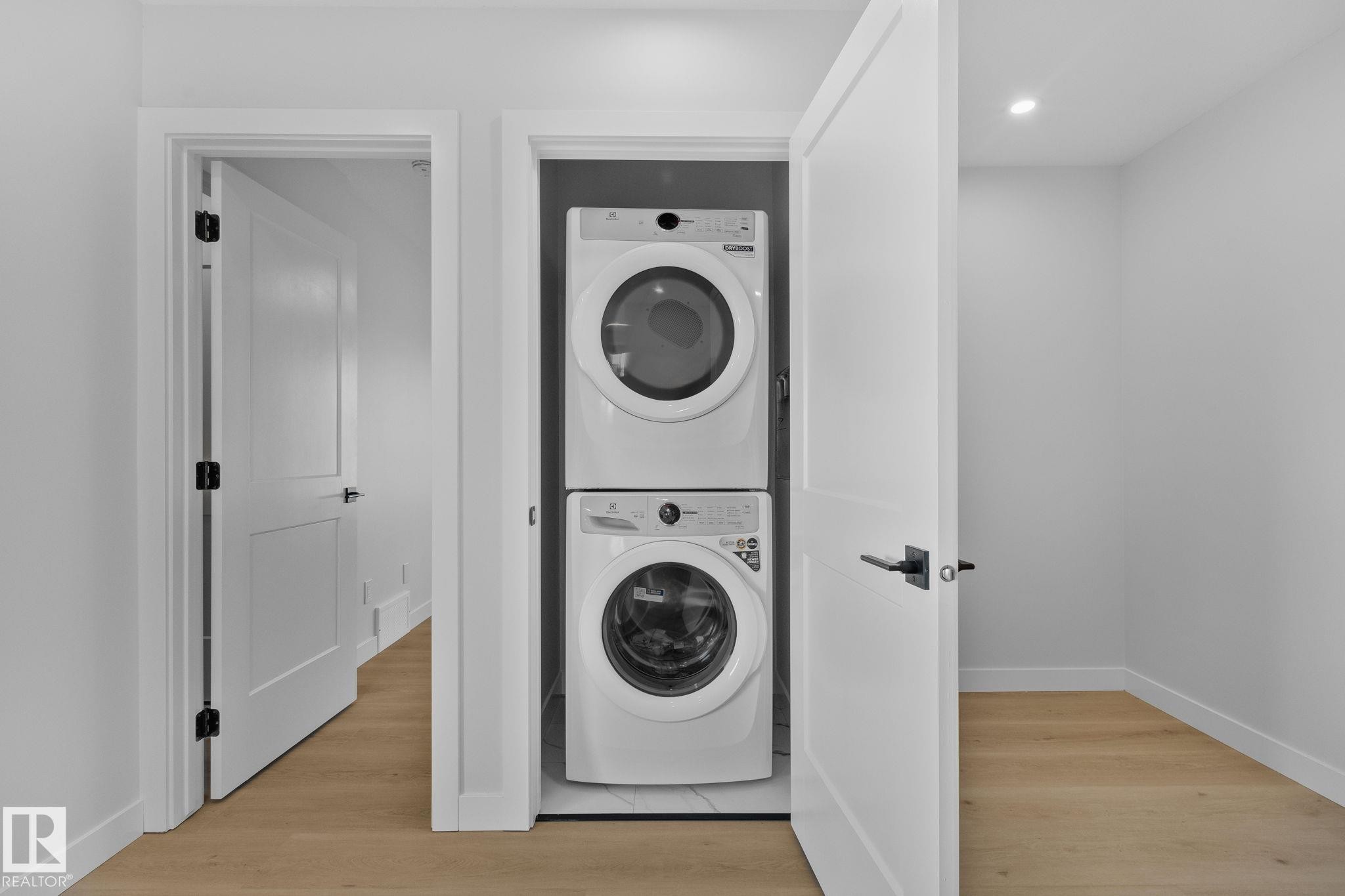 12717 114 Street, Edmonton, AB - Indoor Photo Showing Laundry Room