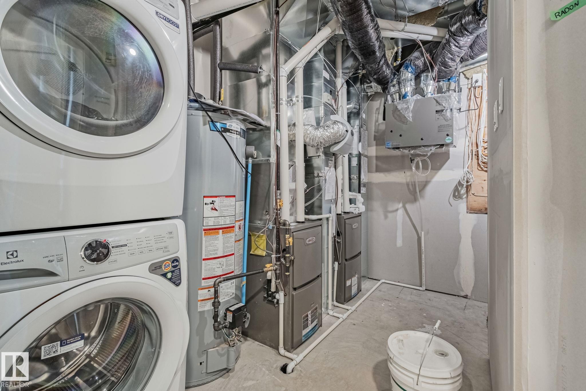 12717 114 Street, Edmonton, AB - Indoor Photo Showing Laundry Room