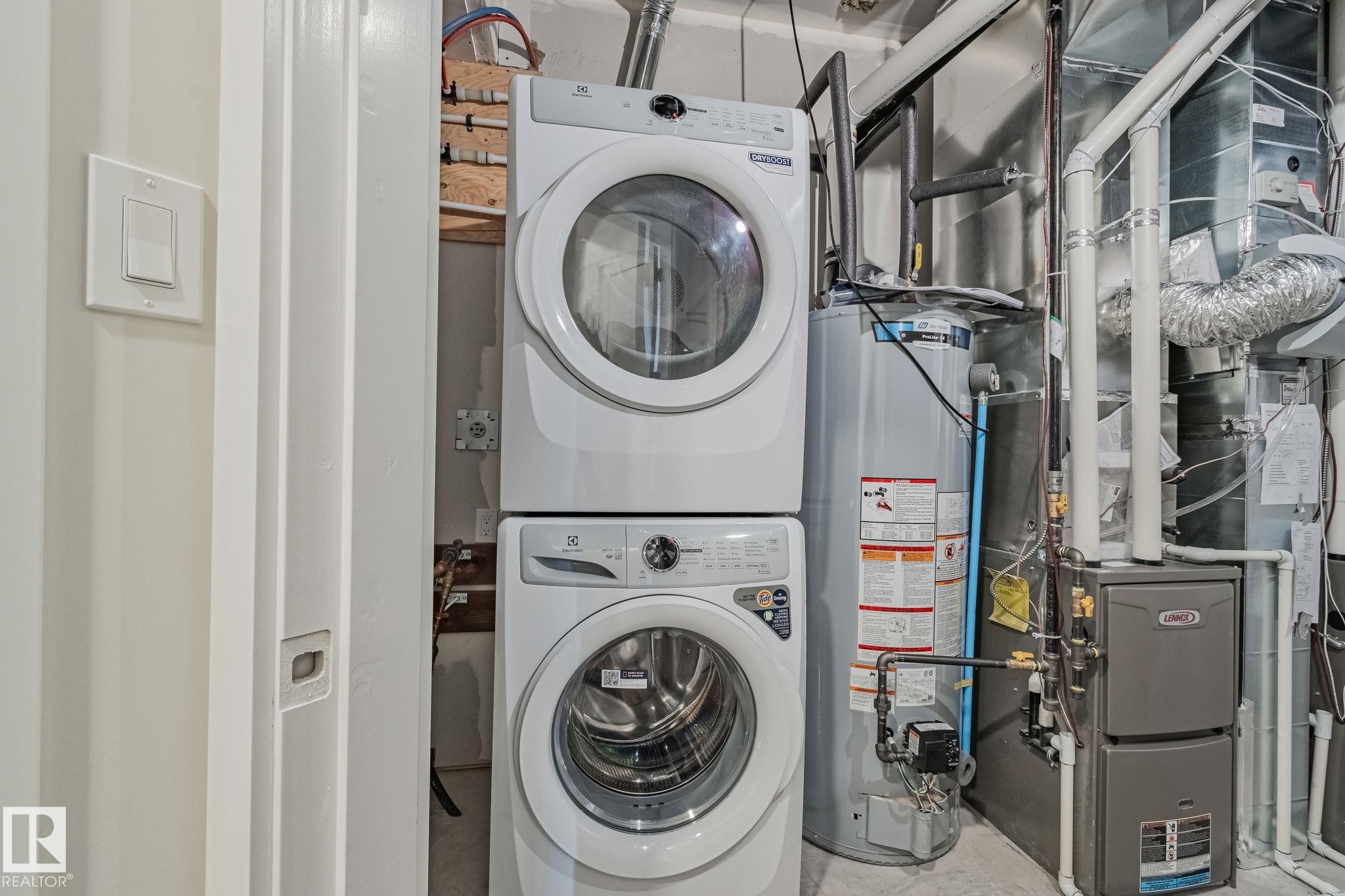 12717 114 Street, Edmonton, AB - Indoor Photo Showing Laundry Room