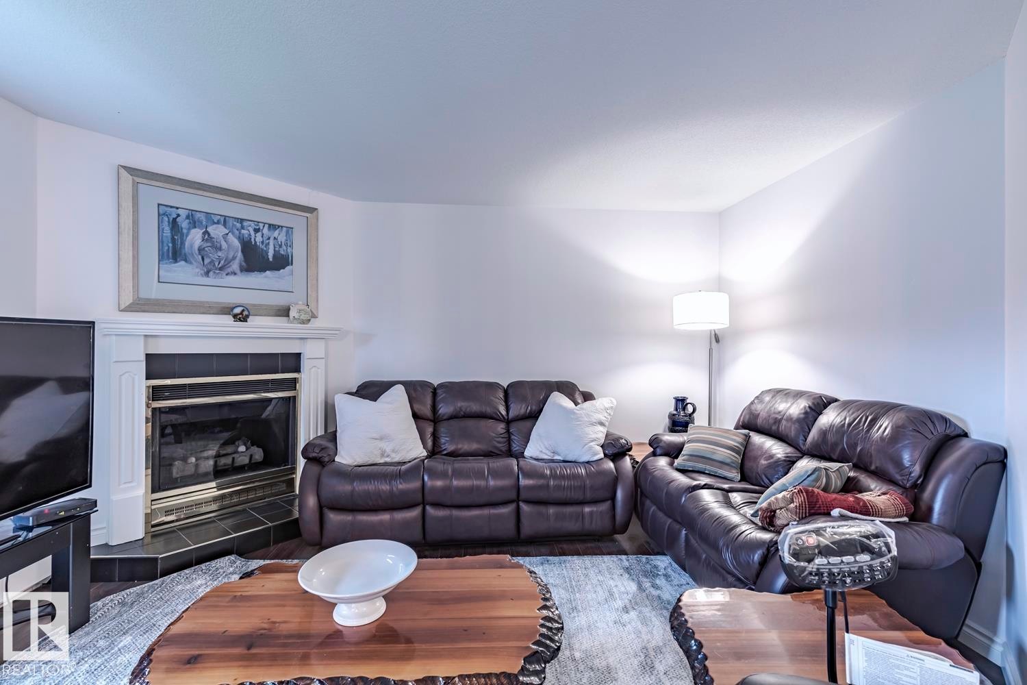 516 3 Perron Street, St. Albert, AB - Indoor Photo Showing Living Room With Fireplace