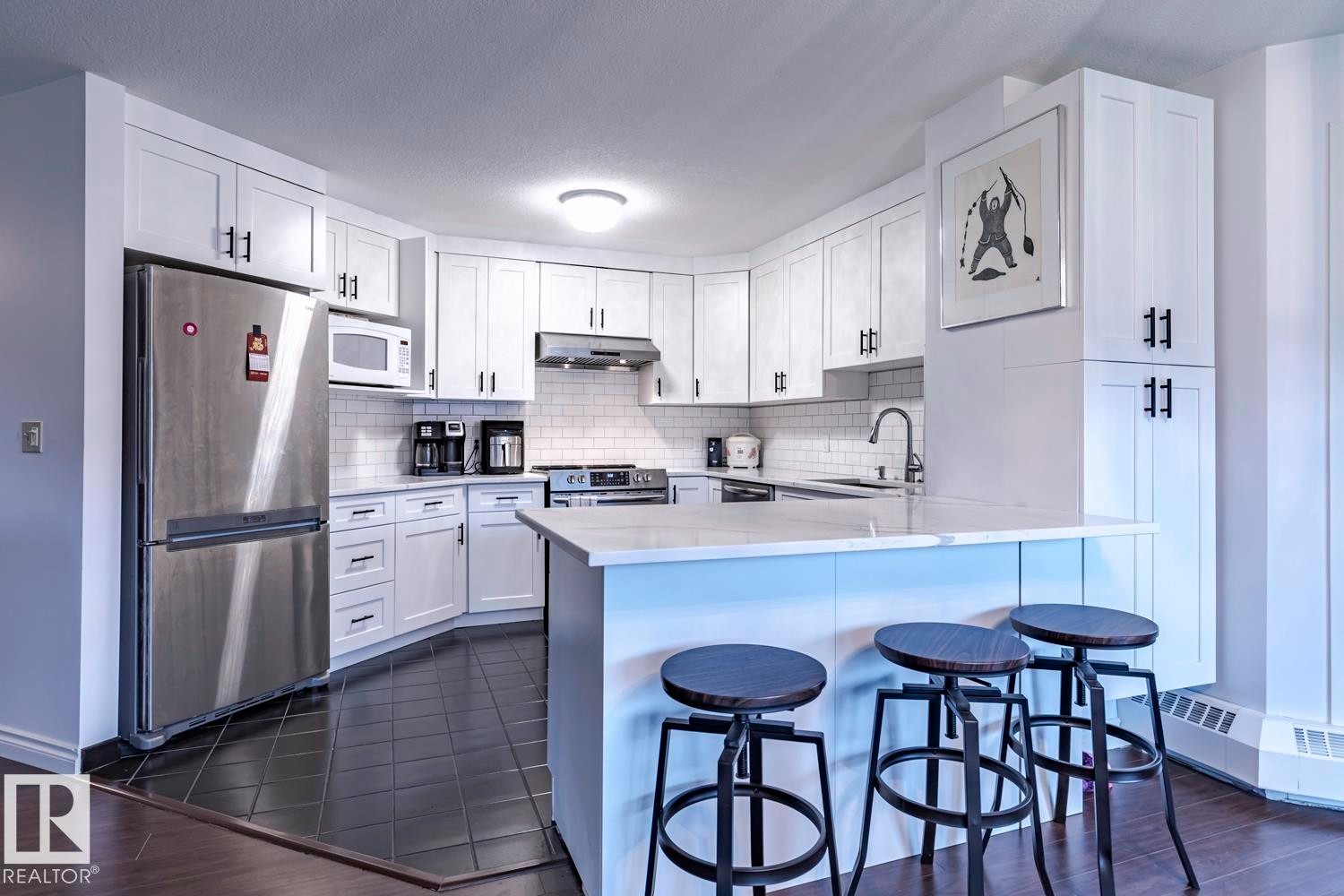 516 3 Perron Street, St. Albert, AB - Indoor Photo Showing Kitchen