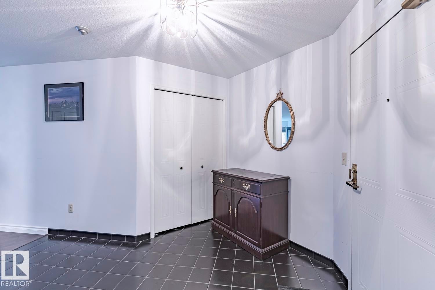 516 3 Perron Street, St. Albert, AB - Indoor Photo Showing Other Room