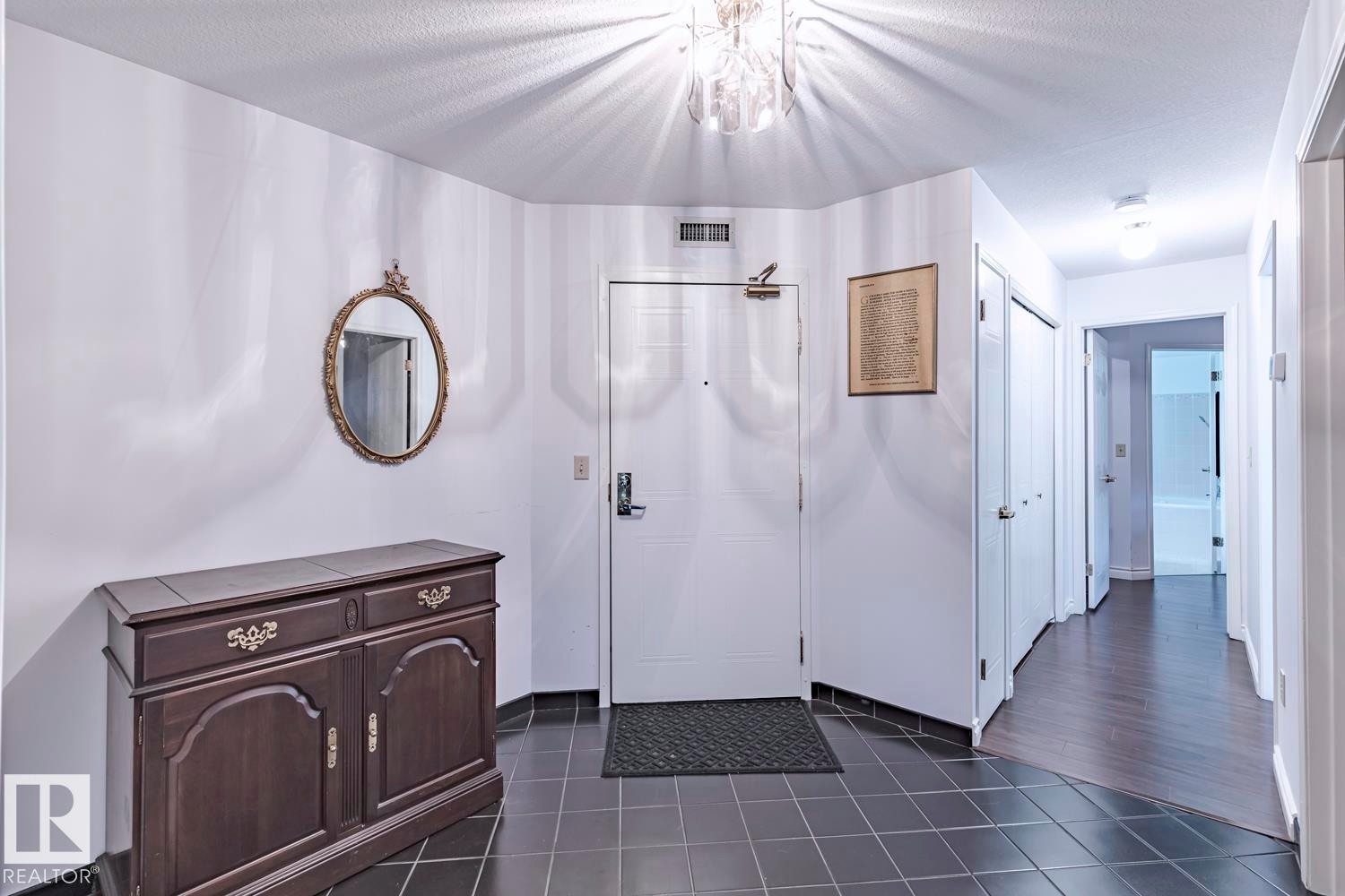 516 3 Perron Street, St. Albert, AB - Indoor Photo Showing Other Room