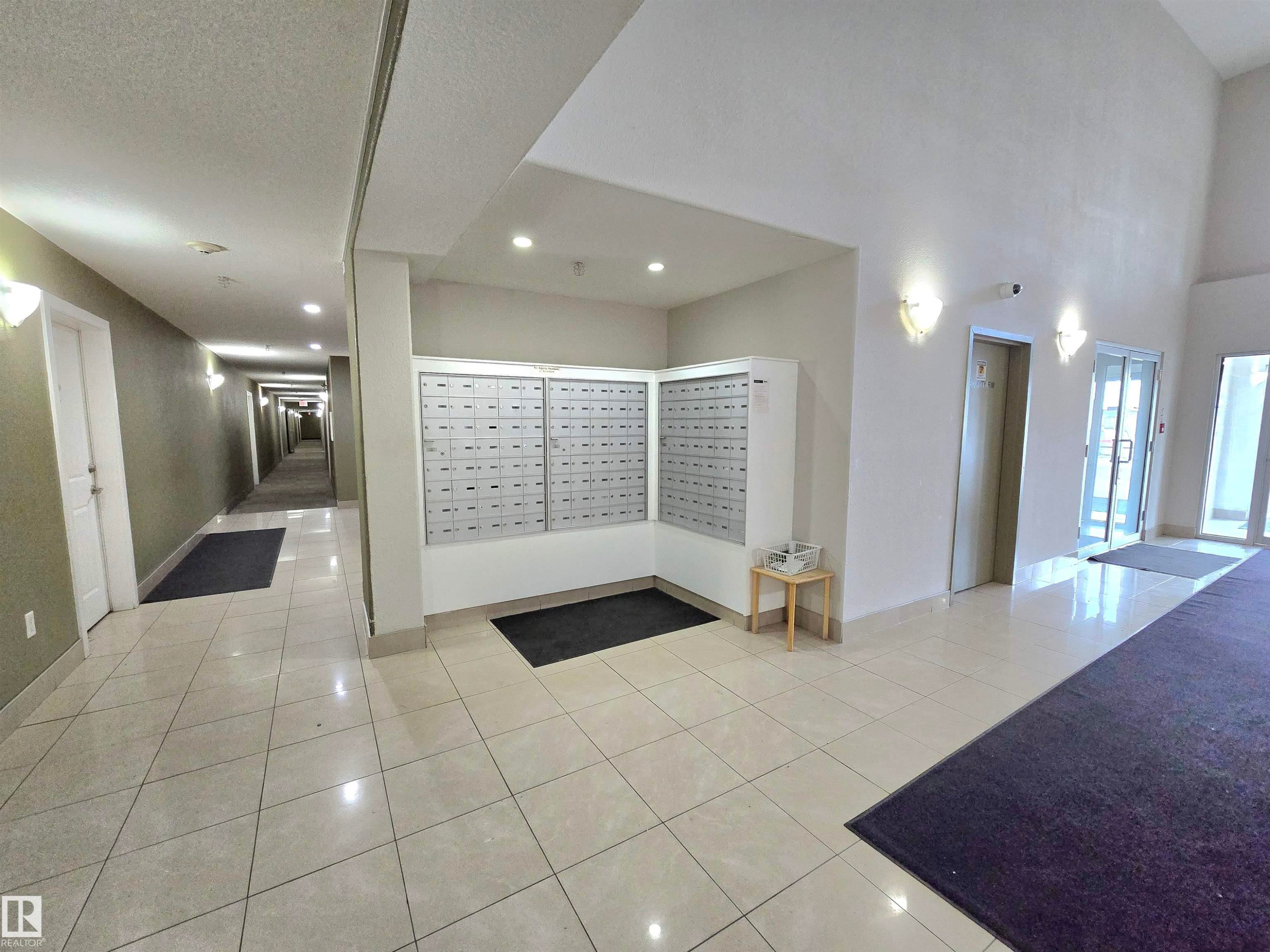 204 240 Spruce Ridge Road, Spruce Grove, AB - Indoor Photo Showing Other Room