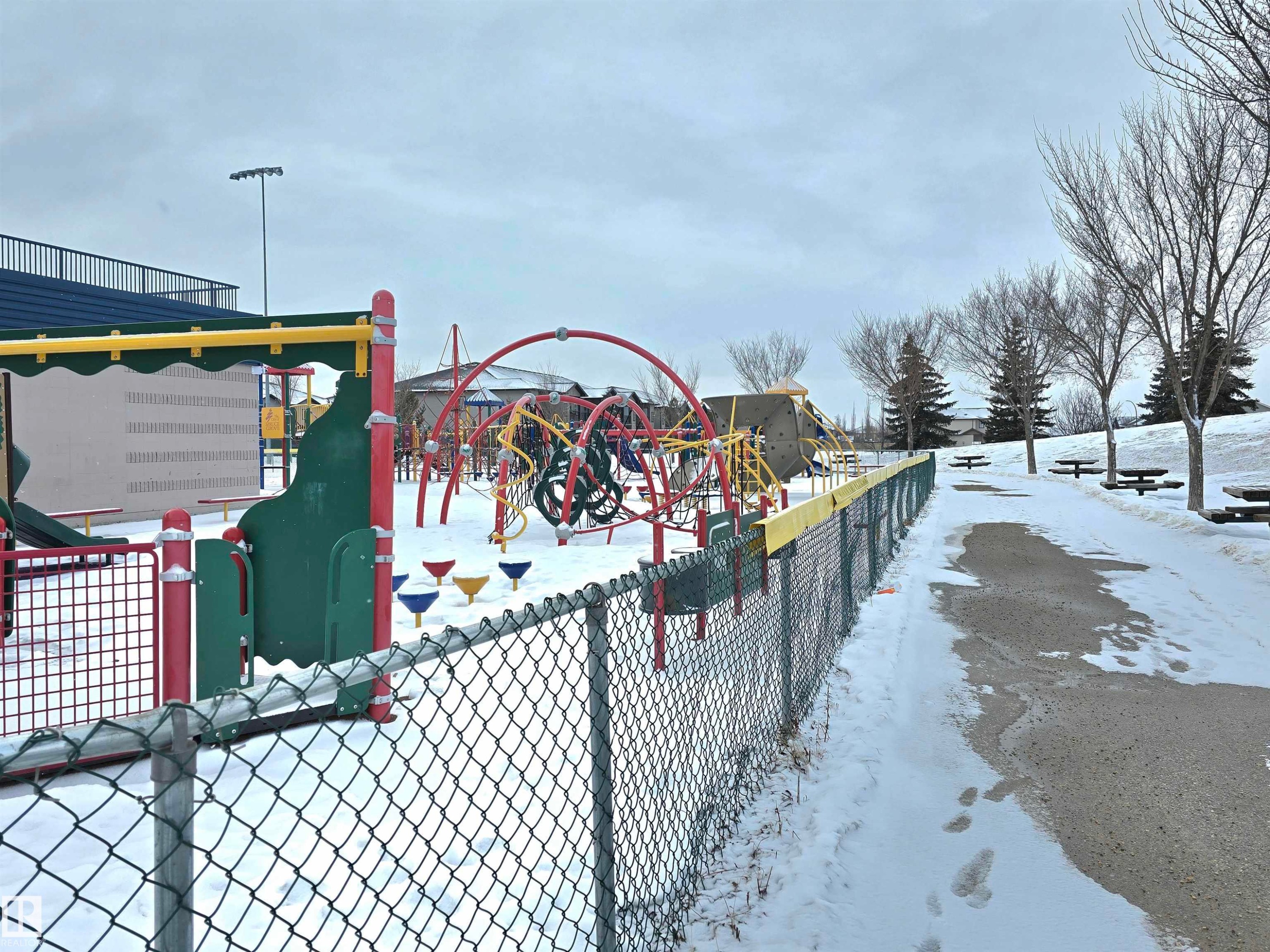 204 240 Spruce Ridge Road, Spruce Grove, AB - Outdoor