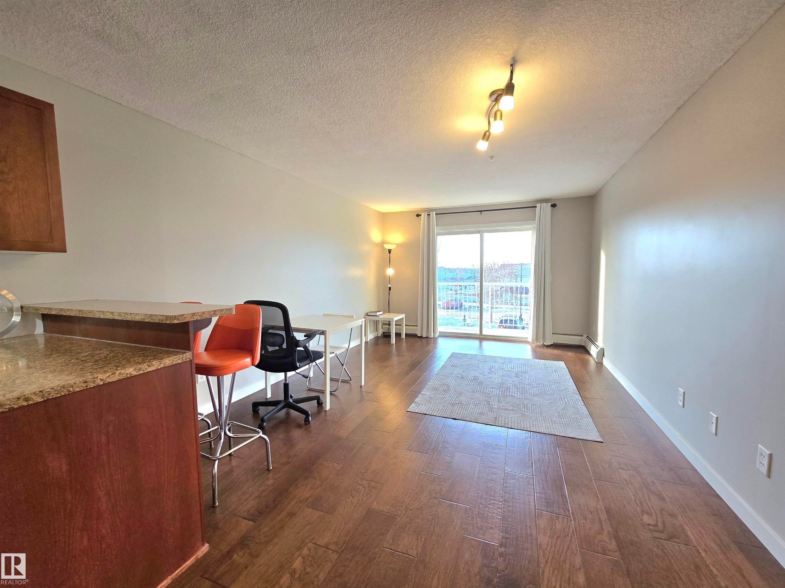 204 240 Spruce Ridge Road, Spruce Grove, AB - Indoor Photo Showing Other Room