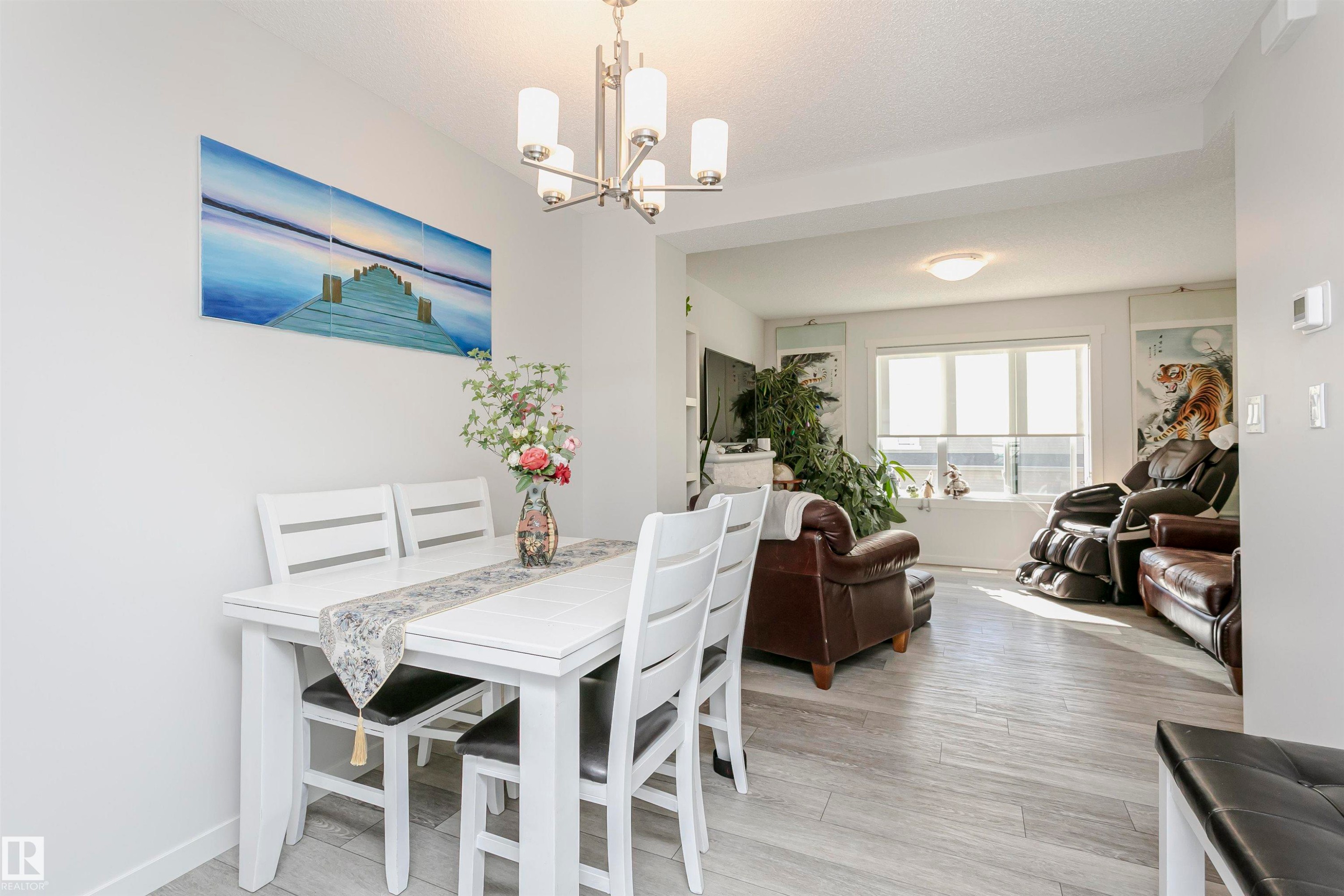 19627 28 Avenue, Edmonton, AB - Indoor Photo Showing Dining Room