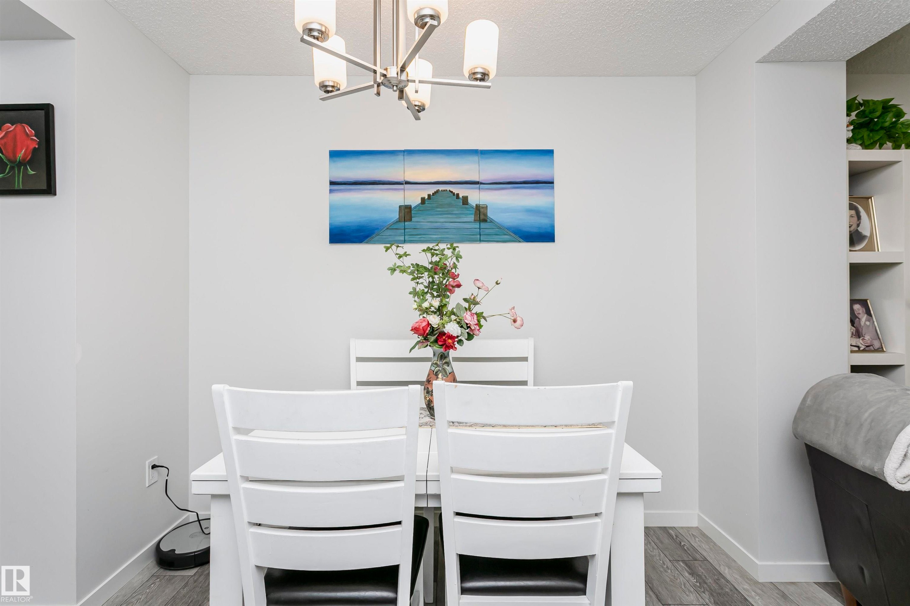 19627 28 Avenue, Edmonton, AB - Indoor Photo Showing Dining Room