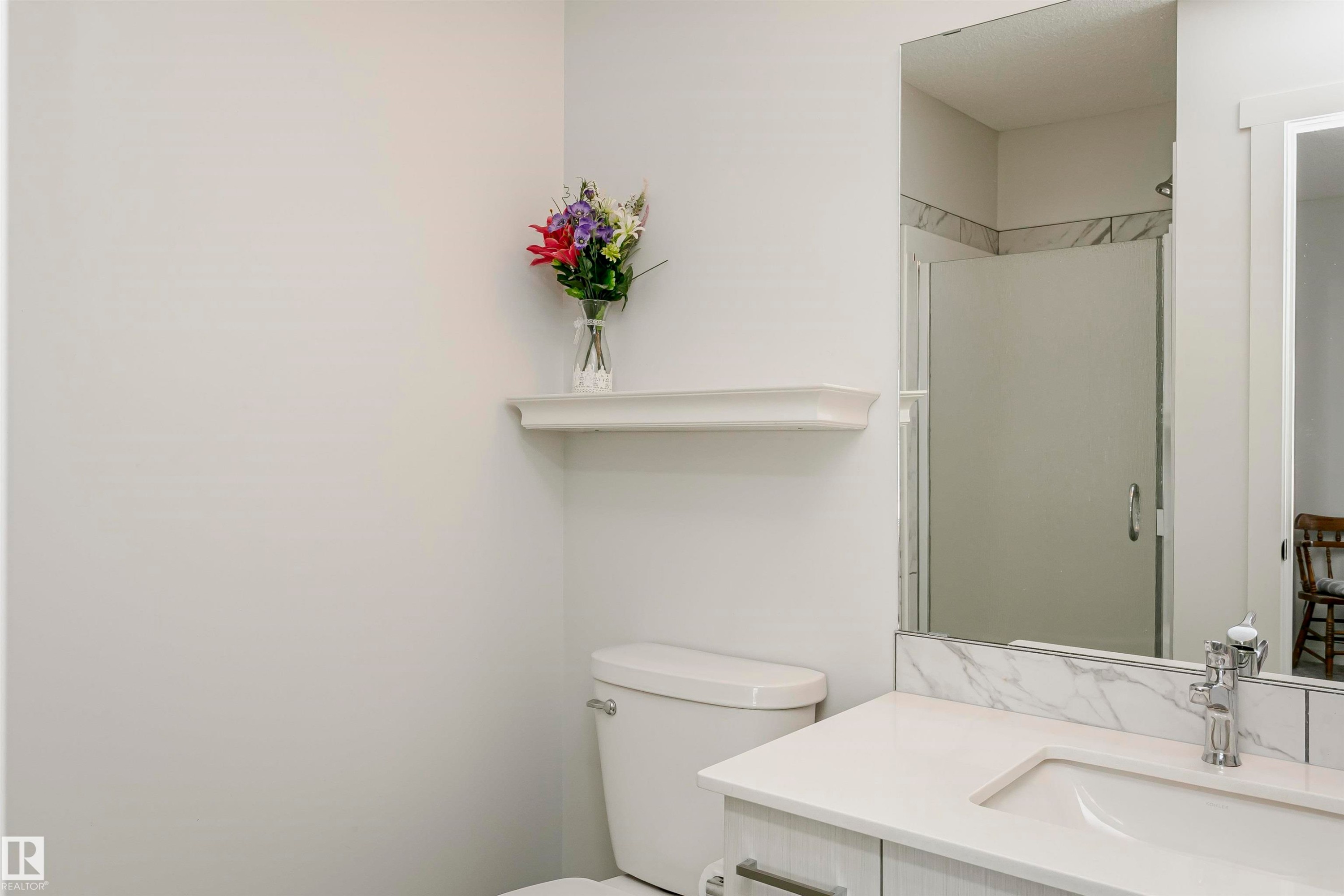 19627 28 Avenue, Edmonton, AB - Indoor Photo Showing Bathroom