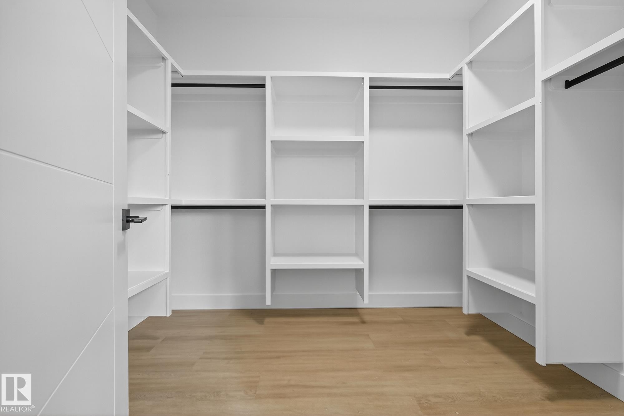 181 Edgewater Circle, Leduc, AB - Indoor With Storage