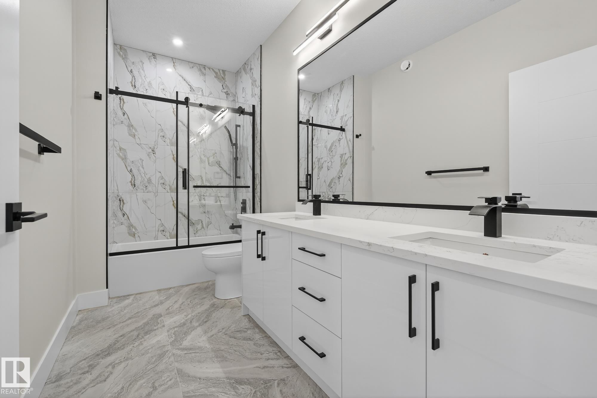 181 Edgewater Circle, Leduc, AB - Indoor Photo Showing Bathroom