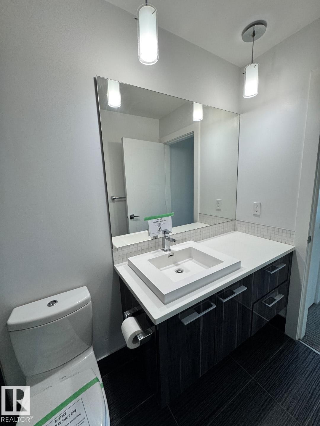 505 11969 Jasper Avenue, Edmonton, AB - Indoor Photo Showing Bathroom