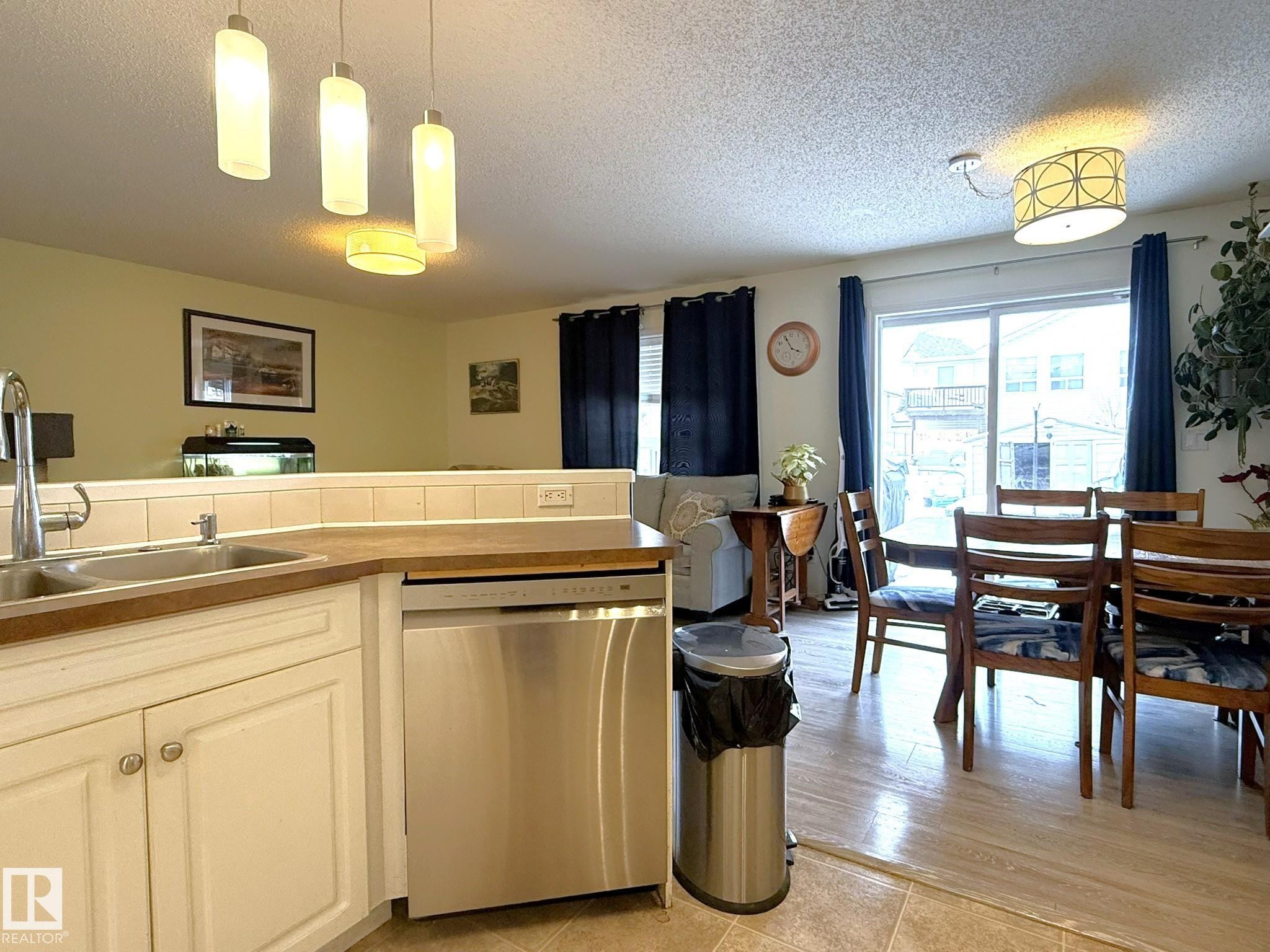 735 Kananaskis Drive, Devon, AB - Indoor