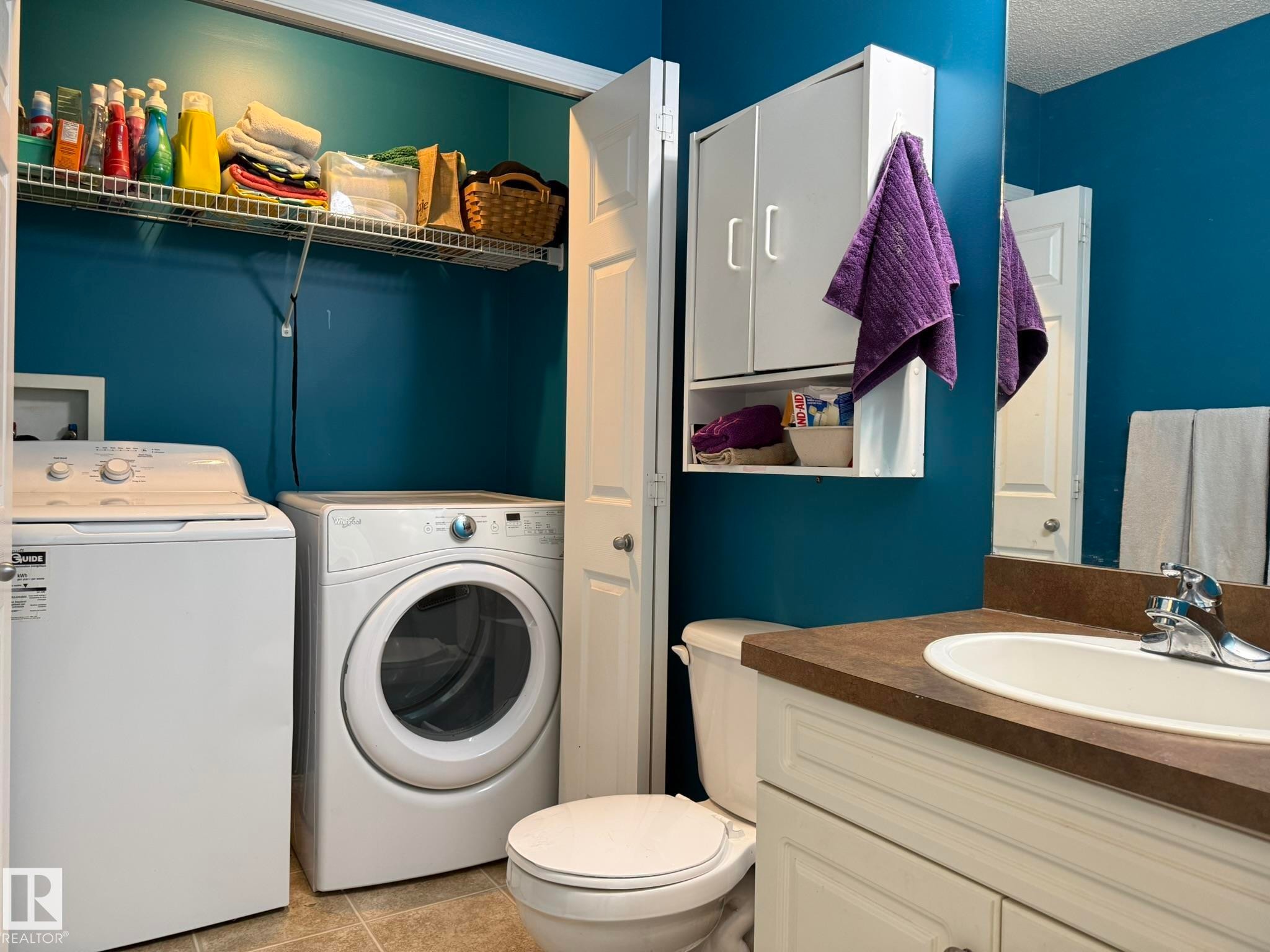 735 Kananaskis Drive, Devon, AB - Indoor Photo Showing Laundry Room