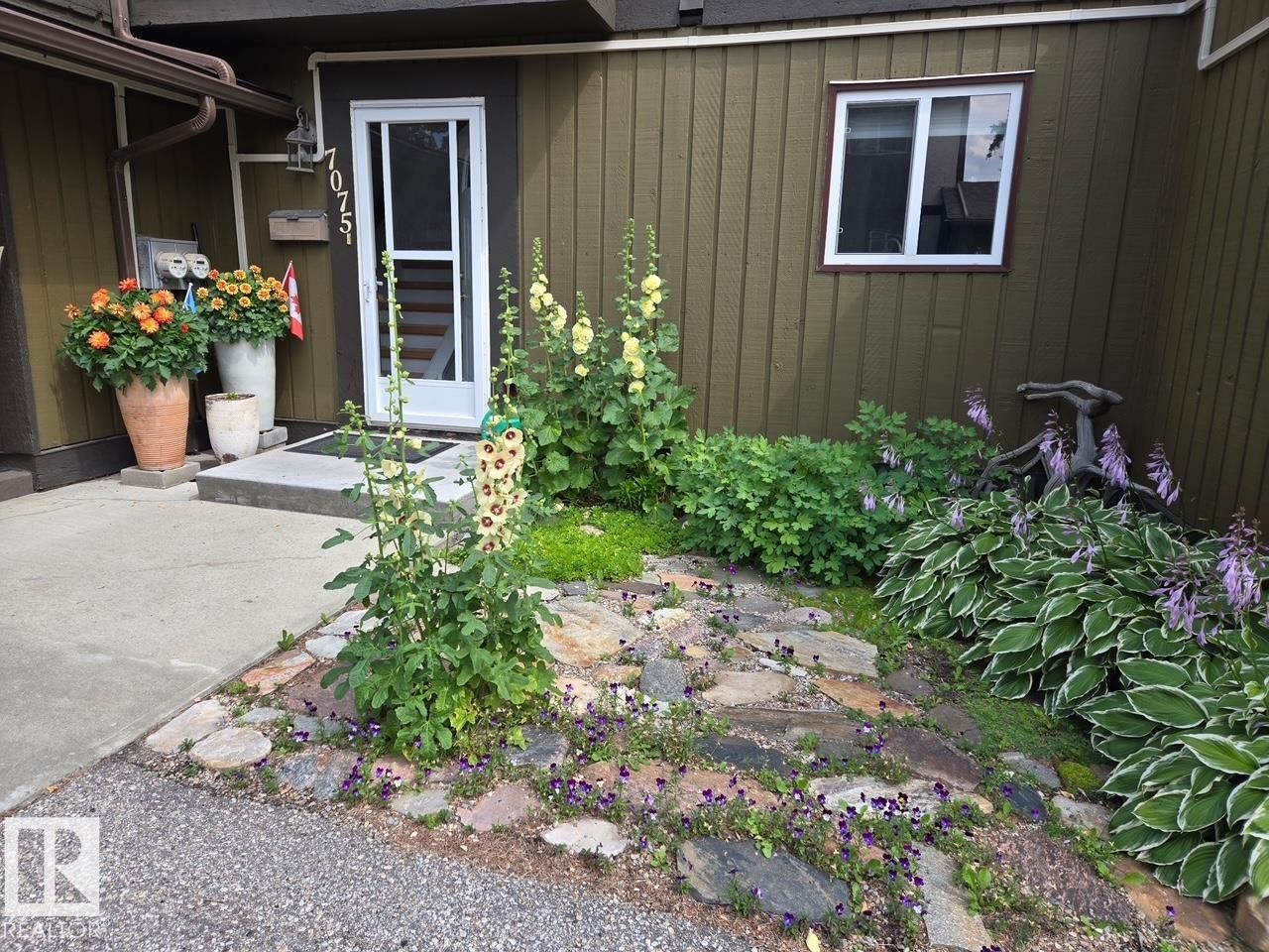 View of exterior entry - 7075 32 Avenue, Edmonton, AB - Outdoor