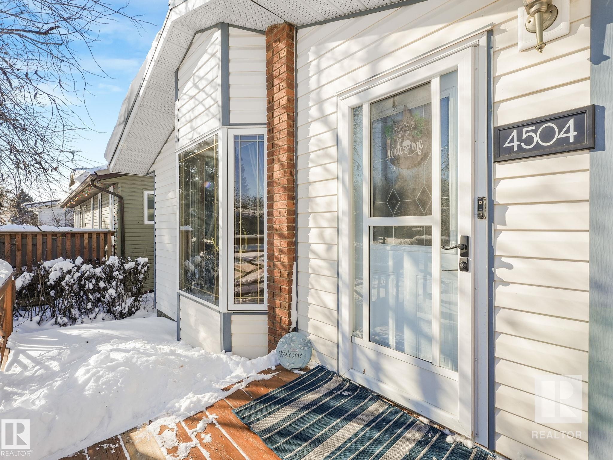 Entrance to property - 4504 48 Avenue, Onoway, AB - Outdoor
