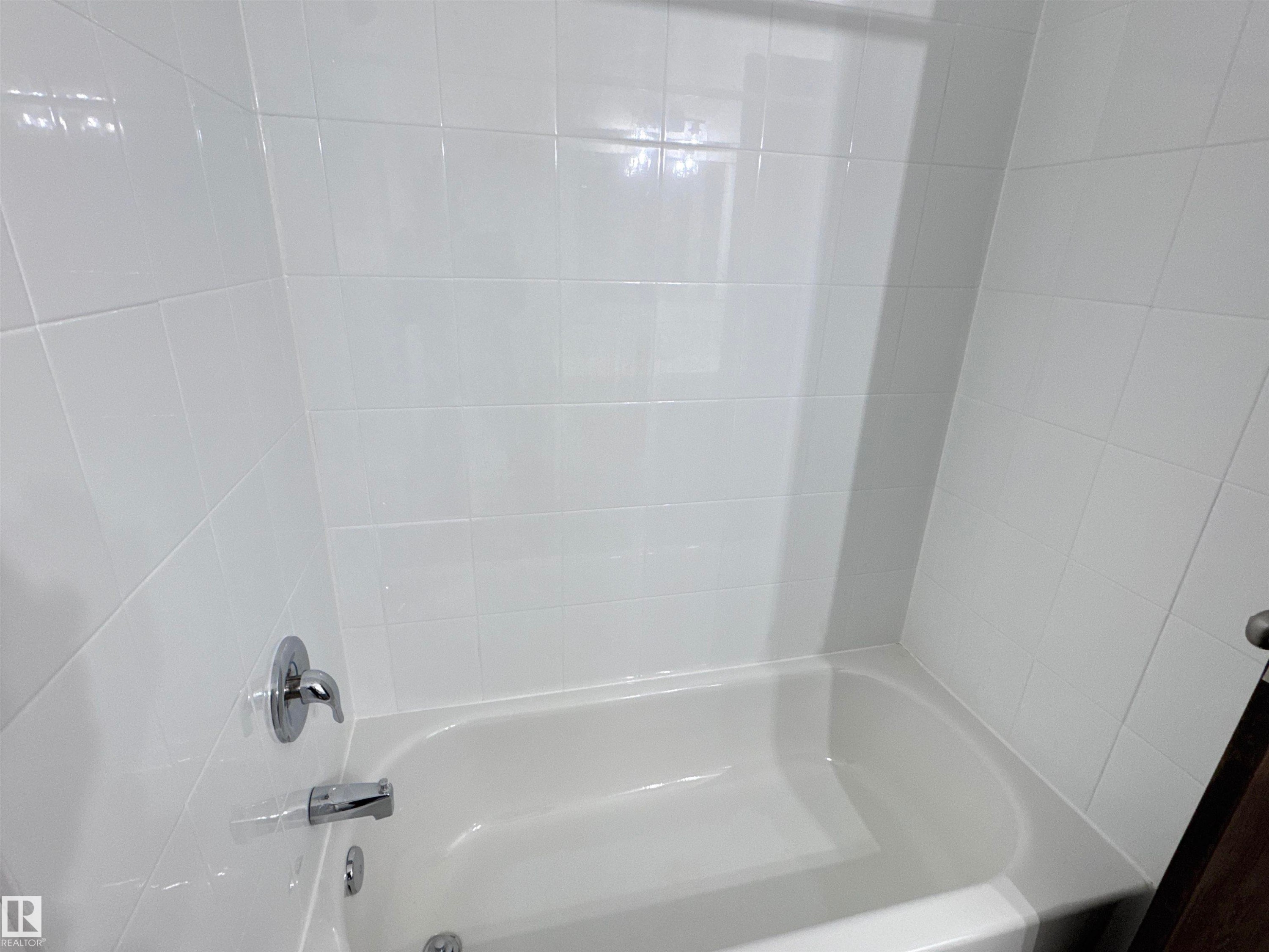 View of bathroom - 4919 49 Avenue, Vimy, AB - Indoor Photo Showing Bathroom