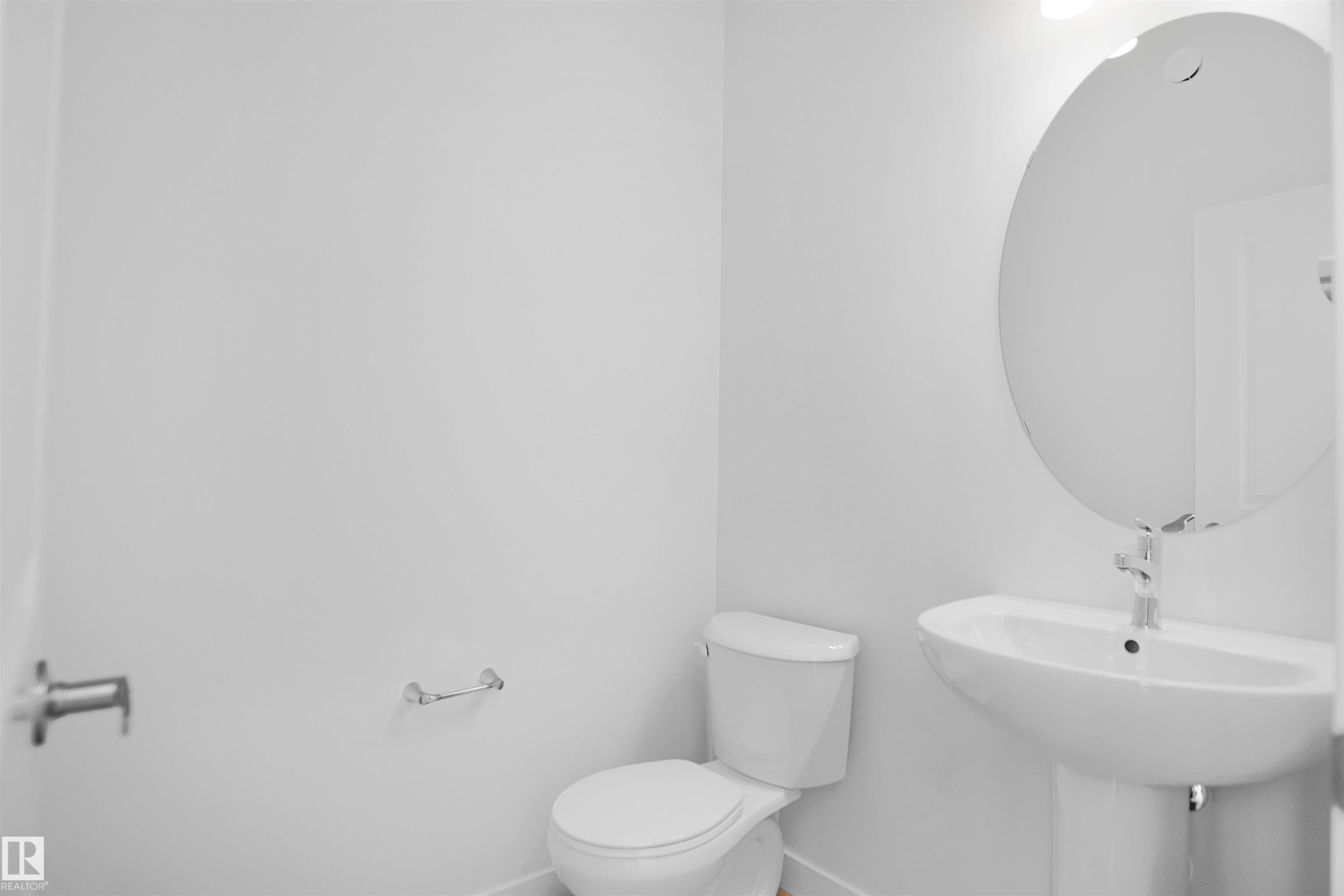 7239 182 Avenue, Edmonton, AB - Indoor Photo Showing Bathroom