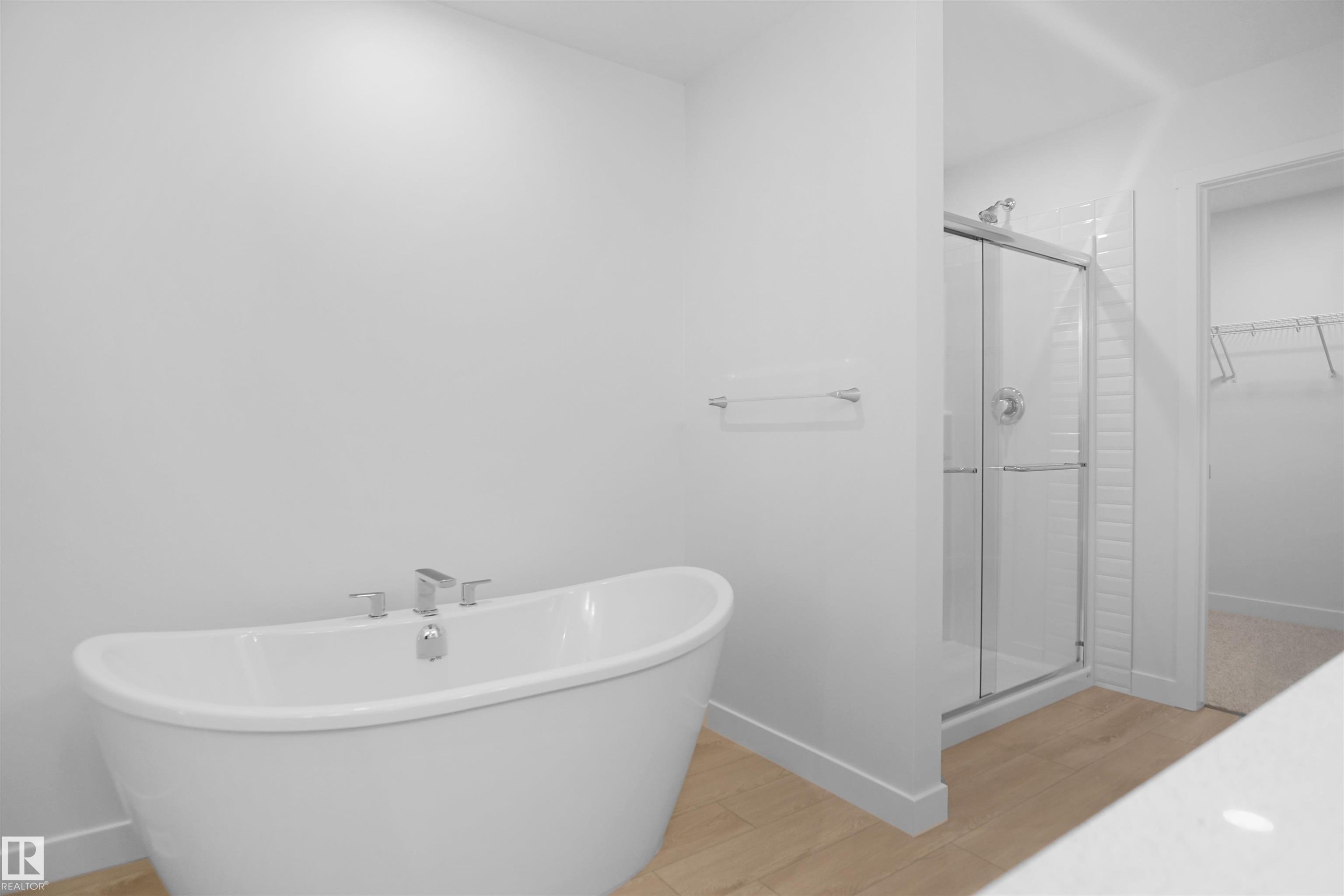 7239 182 Avenue, Edmonton, AB - Indoor Photo Showing Bathroom