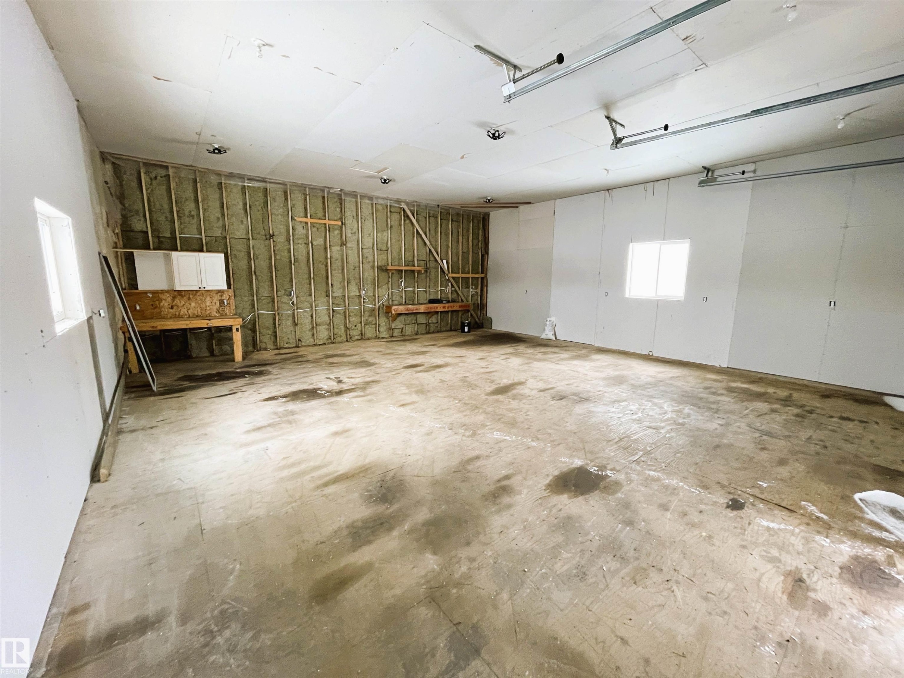 59502 Rge Rd 102, Rural St. Paul County, AB - Indoor Photo Showing Garage