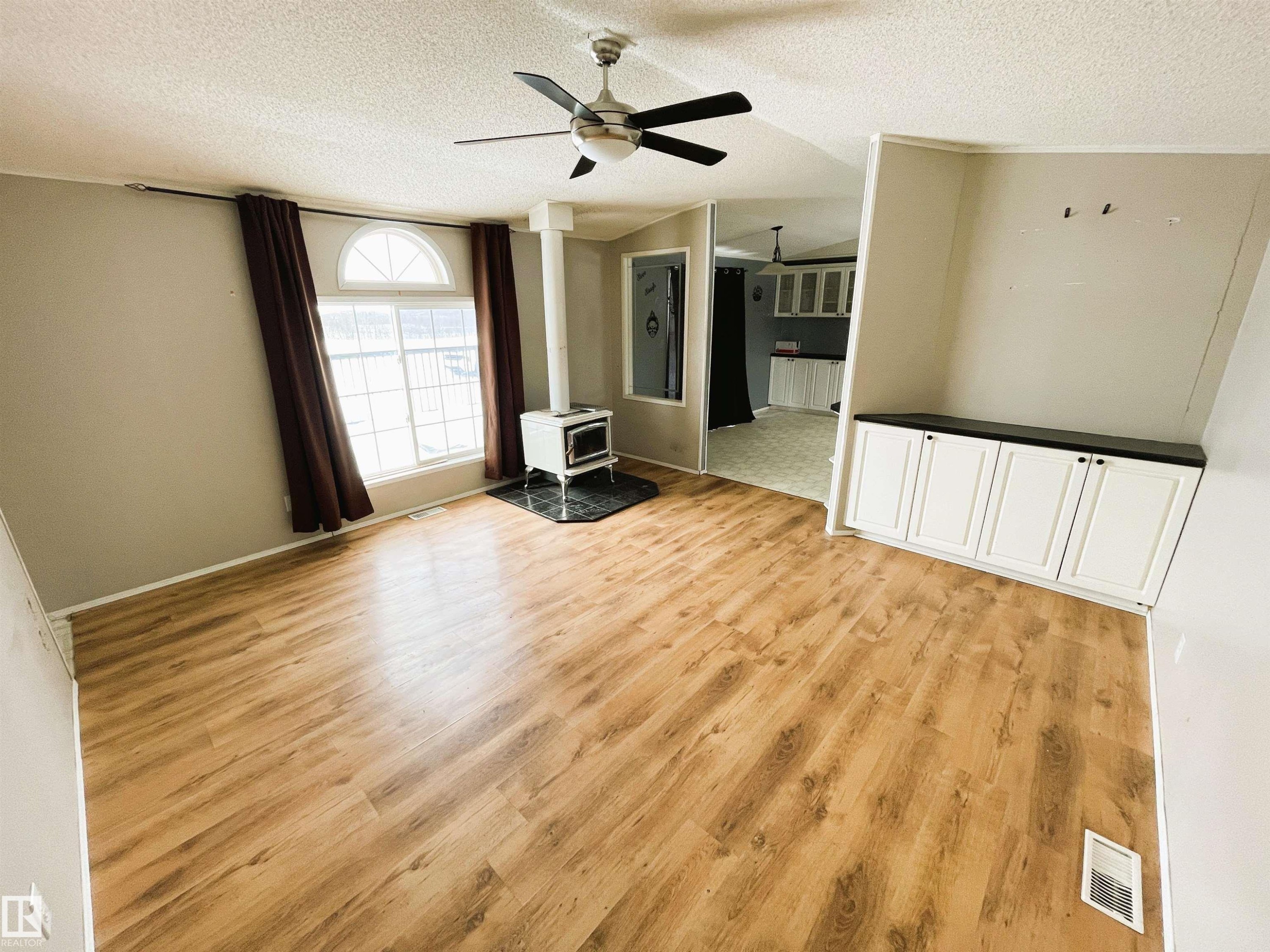 59502 Rge Rd 102, Rural St. Paul County, AB - Indoor Photo Showing Other Room