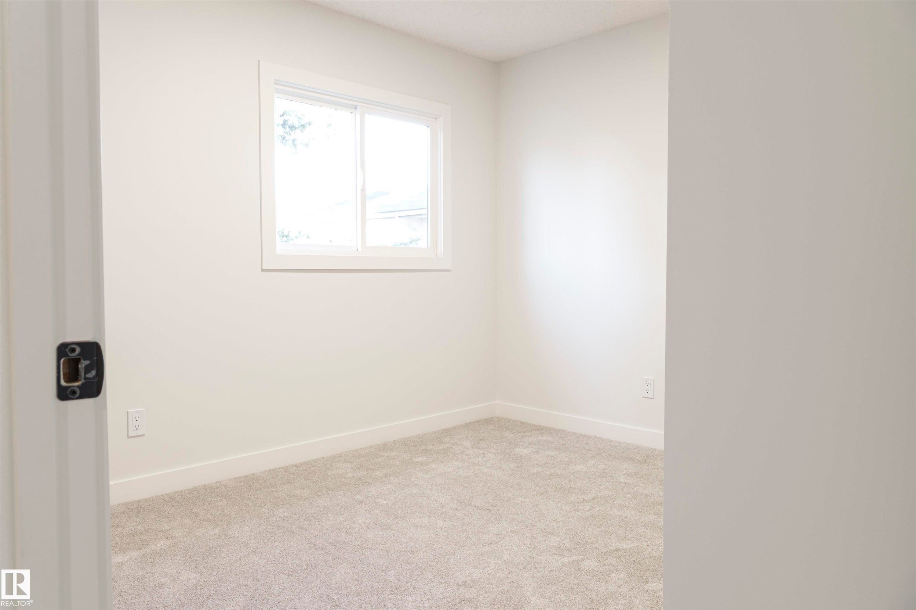18418 62B Avenue, Edmonton, AB - Indoor Photo Showing Other Room