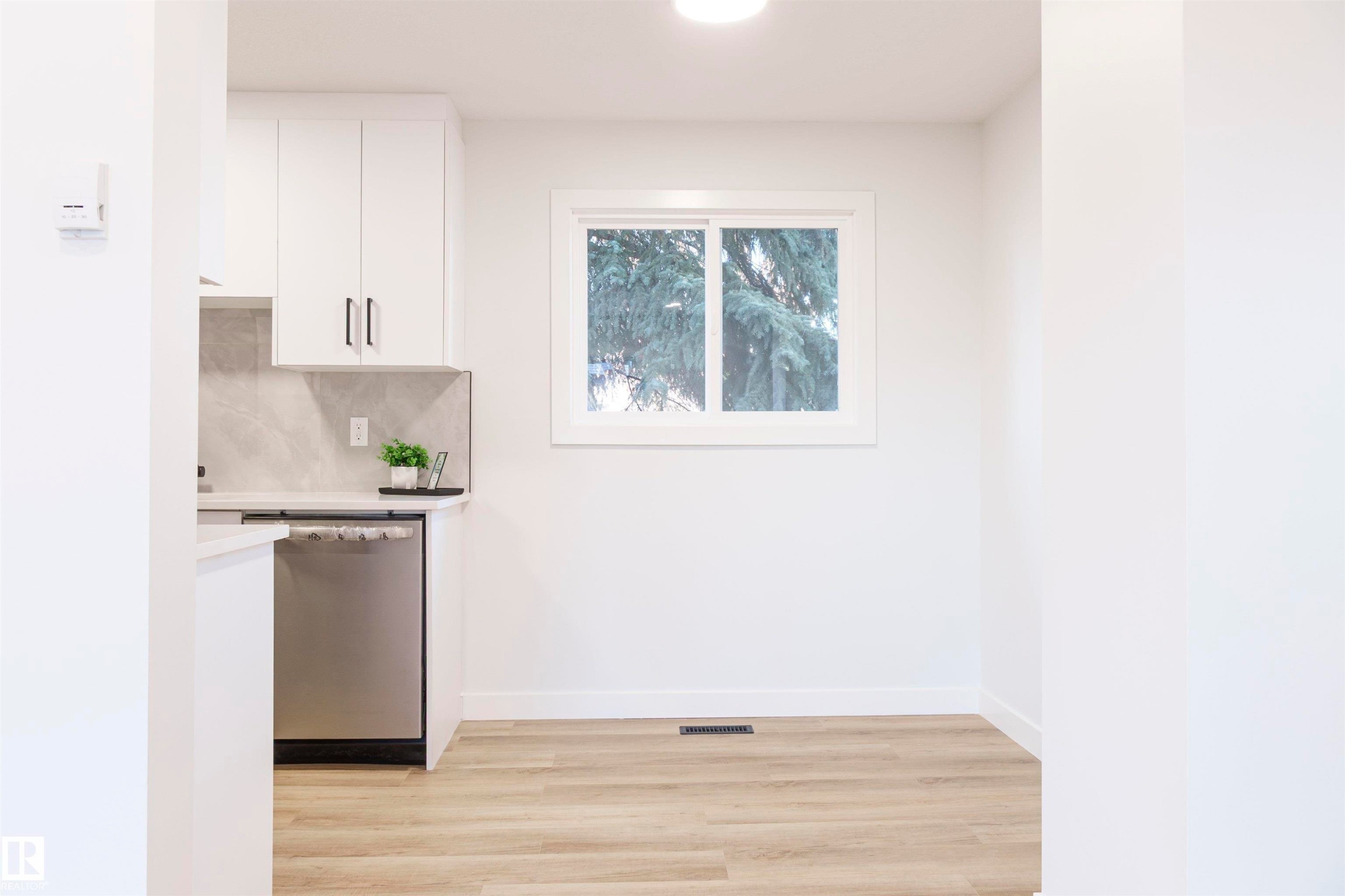 18418 62B Avenue, Edmonton, AB - Indoor