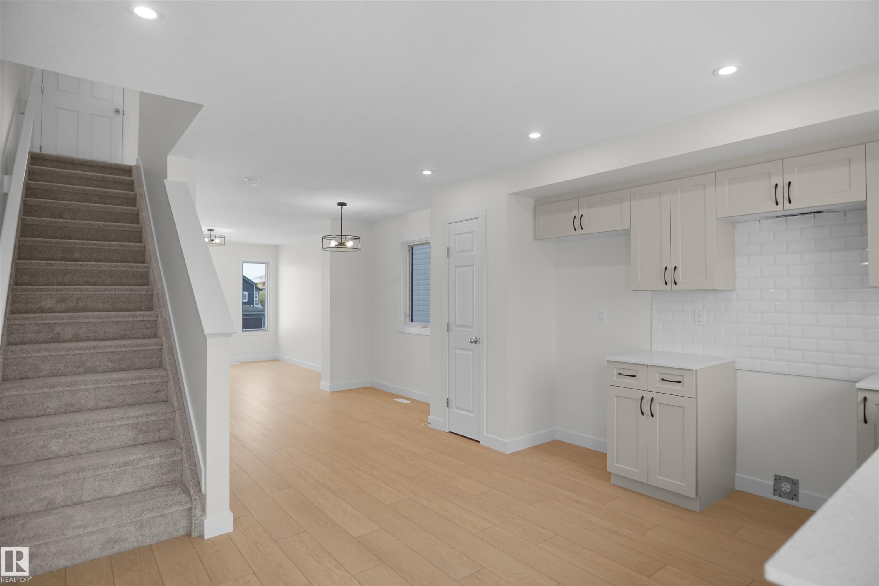 5131 River'S Edge Way, Edmonton, AB - Indoor