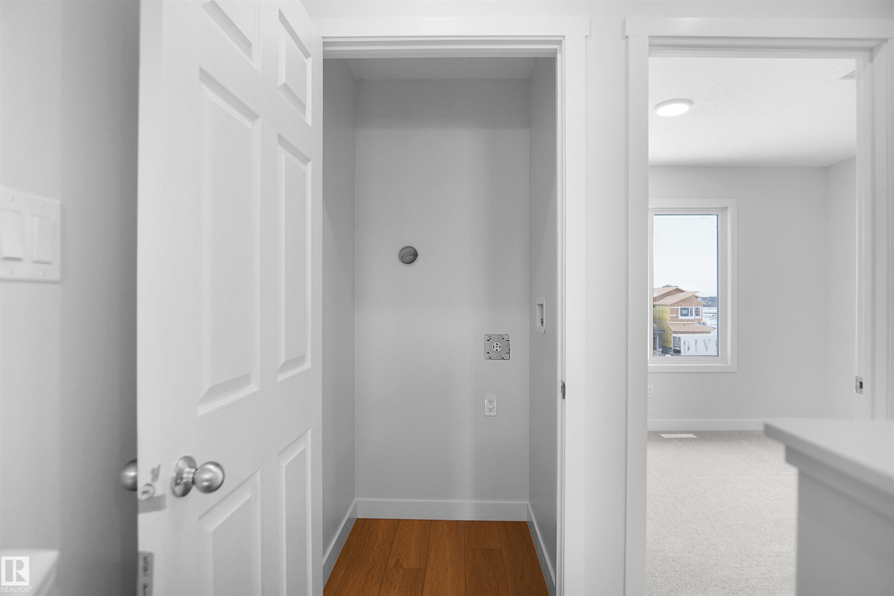 5129 River'S Edge Way, Edmonton, AB - Indoor Photo Showing Other Room