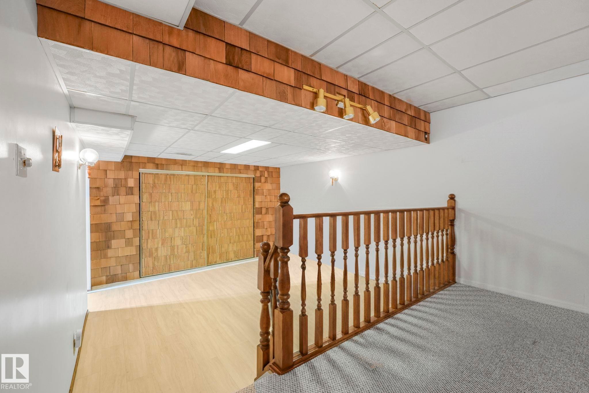 Hallway with a paneled ceiling - 15909 112 B Street Nw, Edmonton, AB - Indoor
