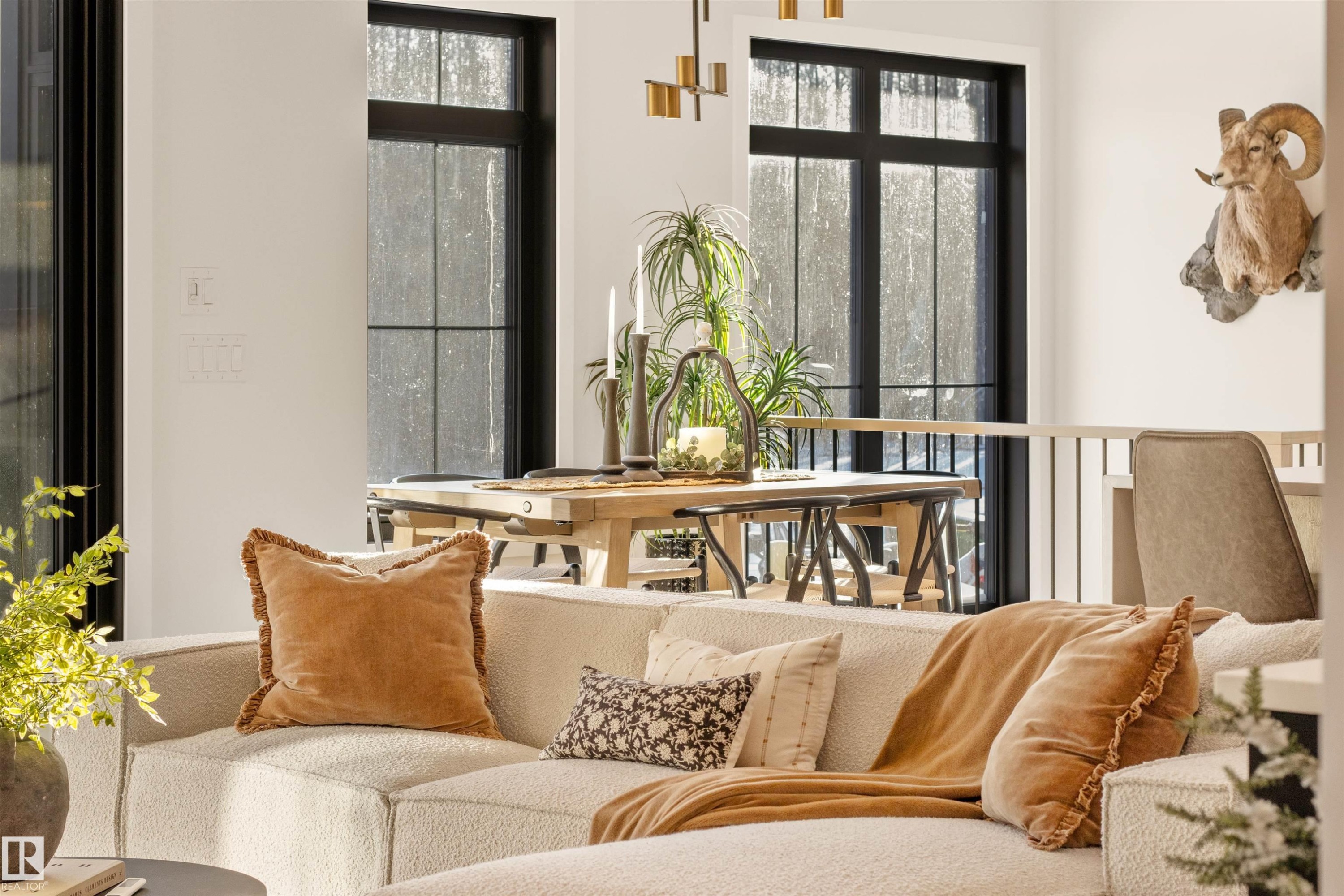 49213 Range Road 82, Rural Brazeau County, AB - Indoor Photo Showing Living Room