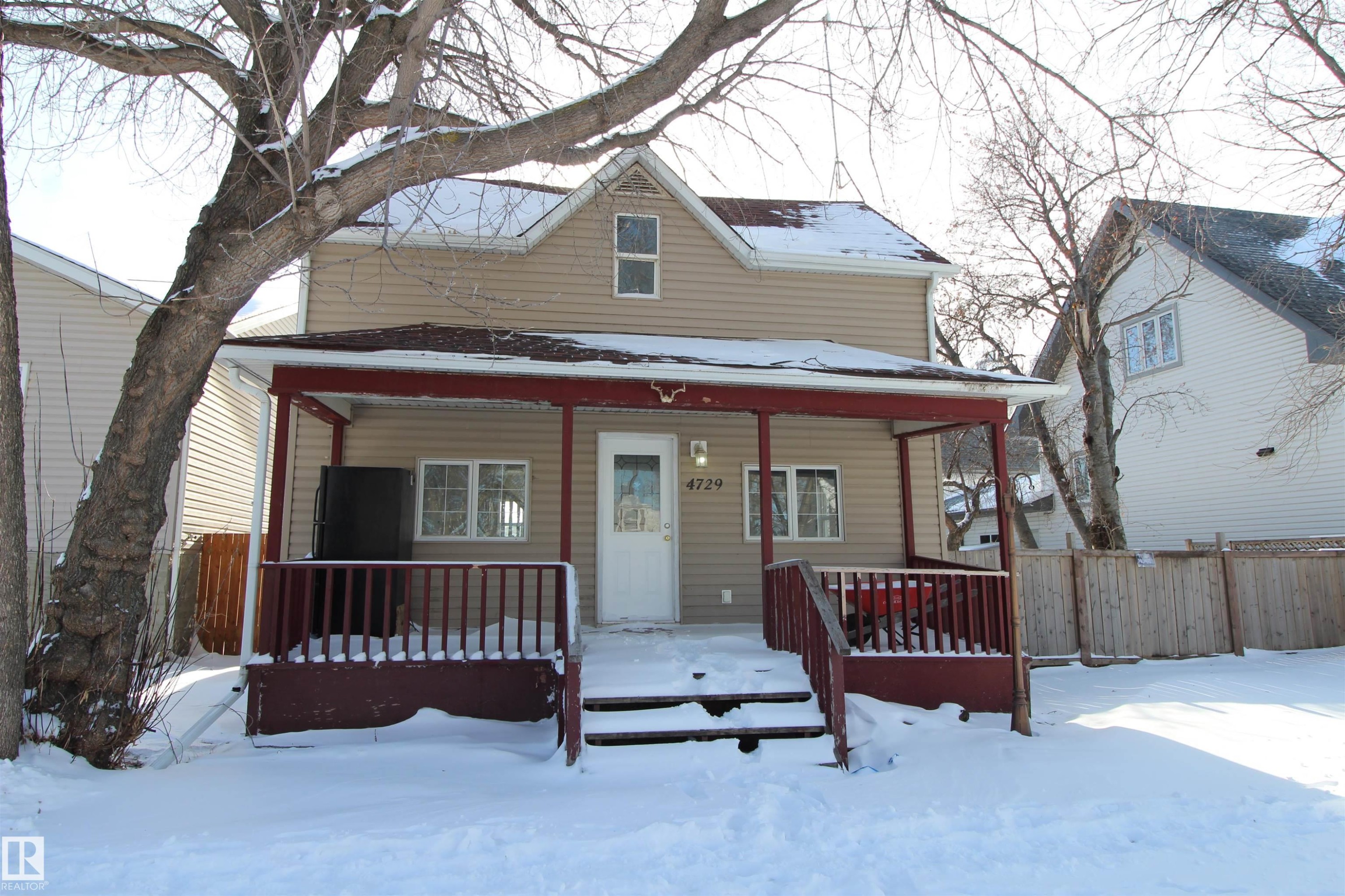 4729 49 Avenue, Wetaskiwin, AB - Outdoor With Deck Patio Veranda
