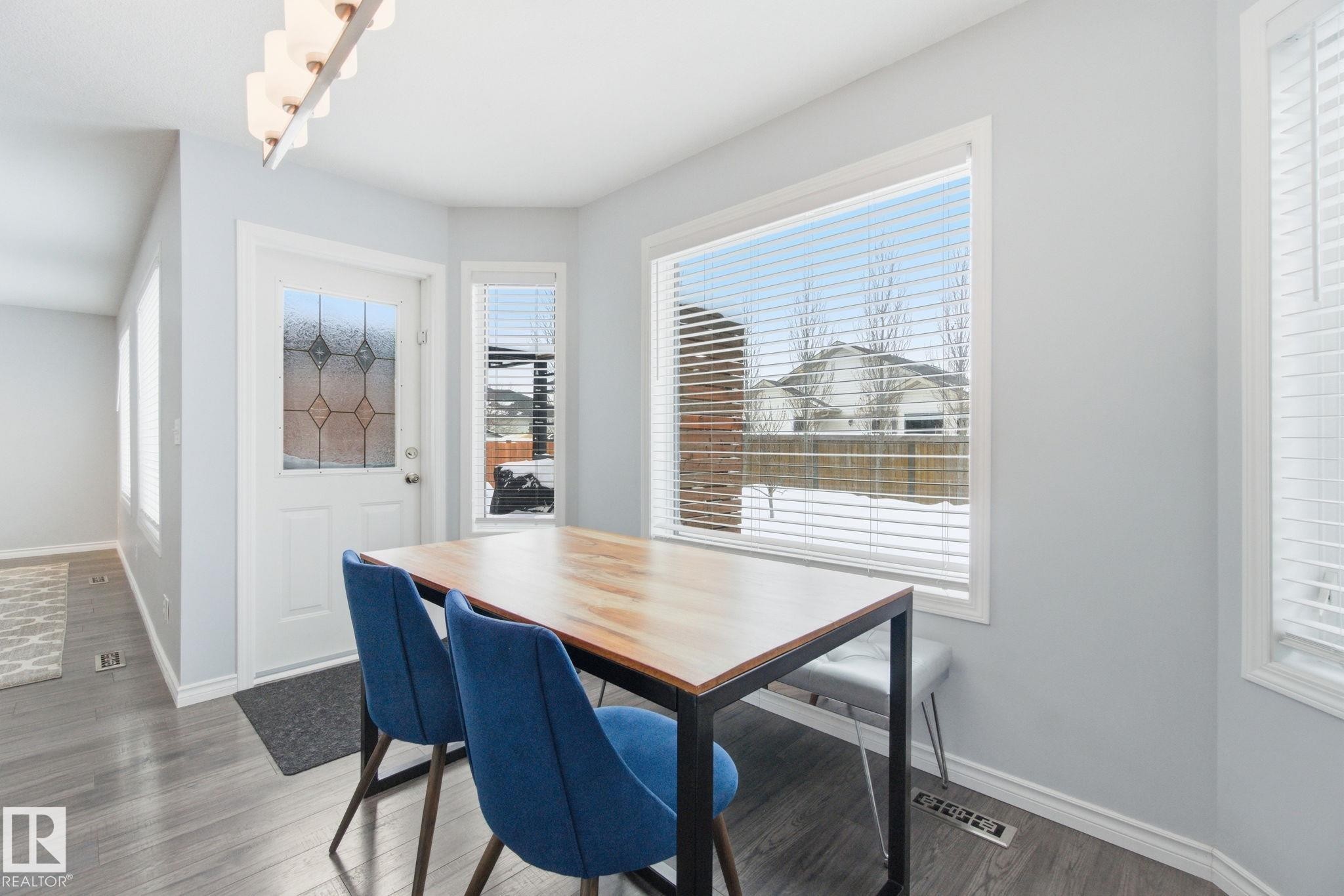 5302 57 Avenue, Stony Plain, AB - Indoor Photo Showing Dining Room