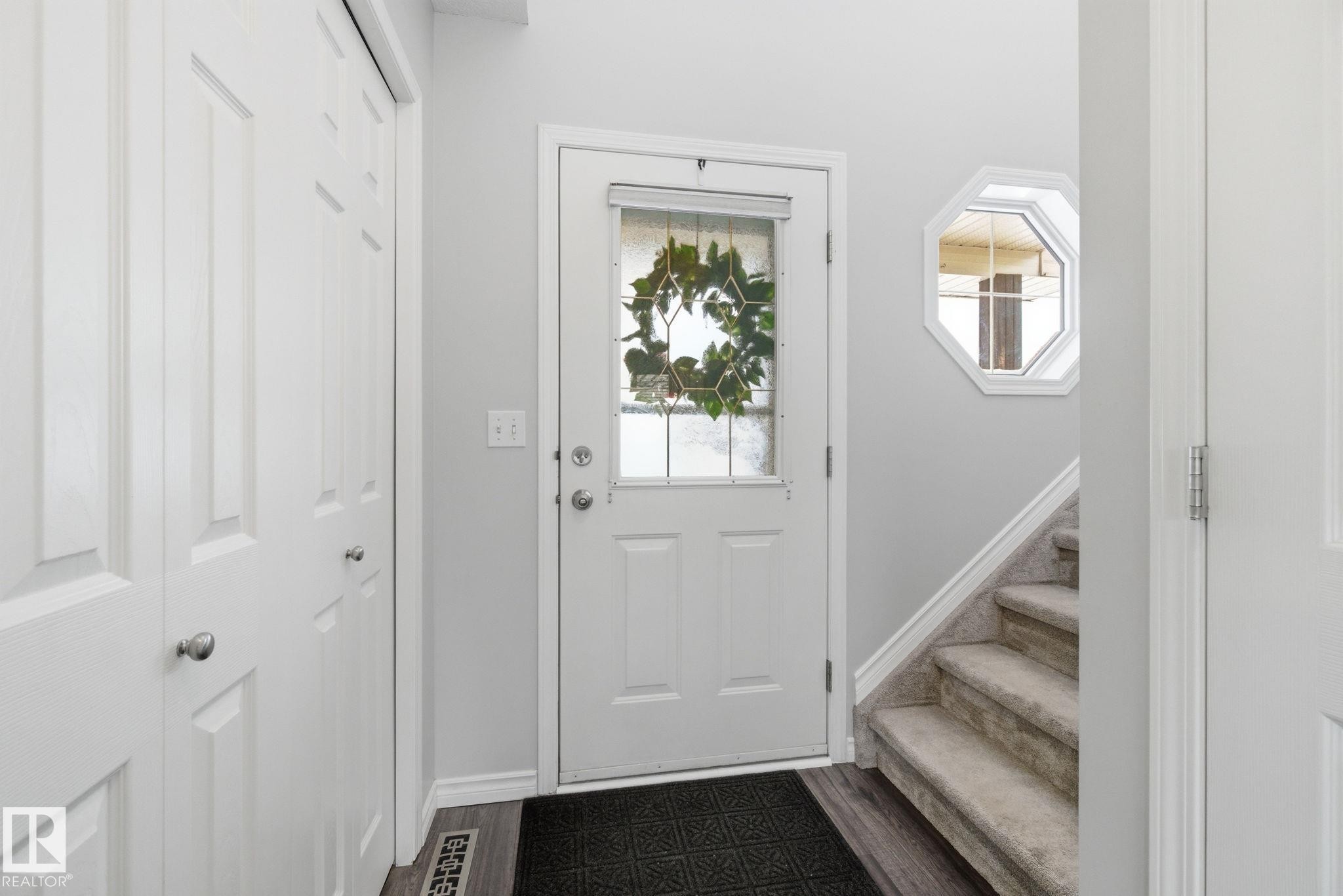 5302 57 Avenue, Stony Plain, AB - Indoor Photo Showing Other Room