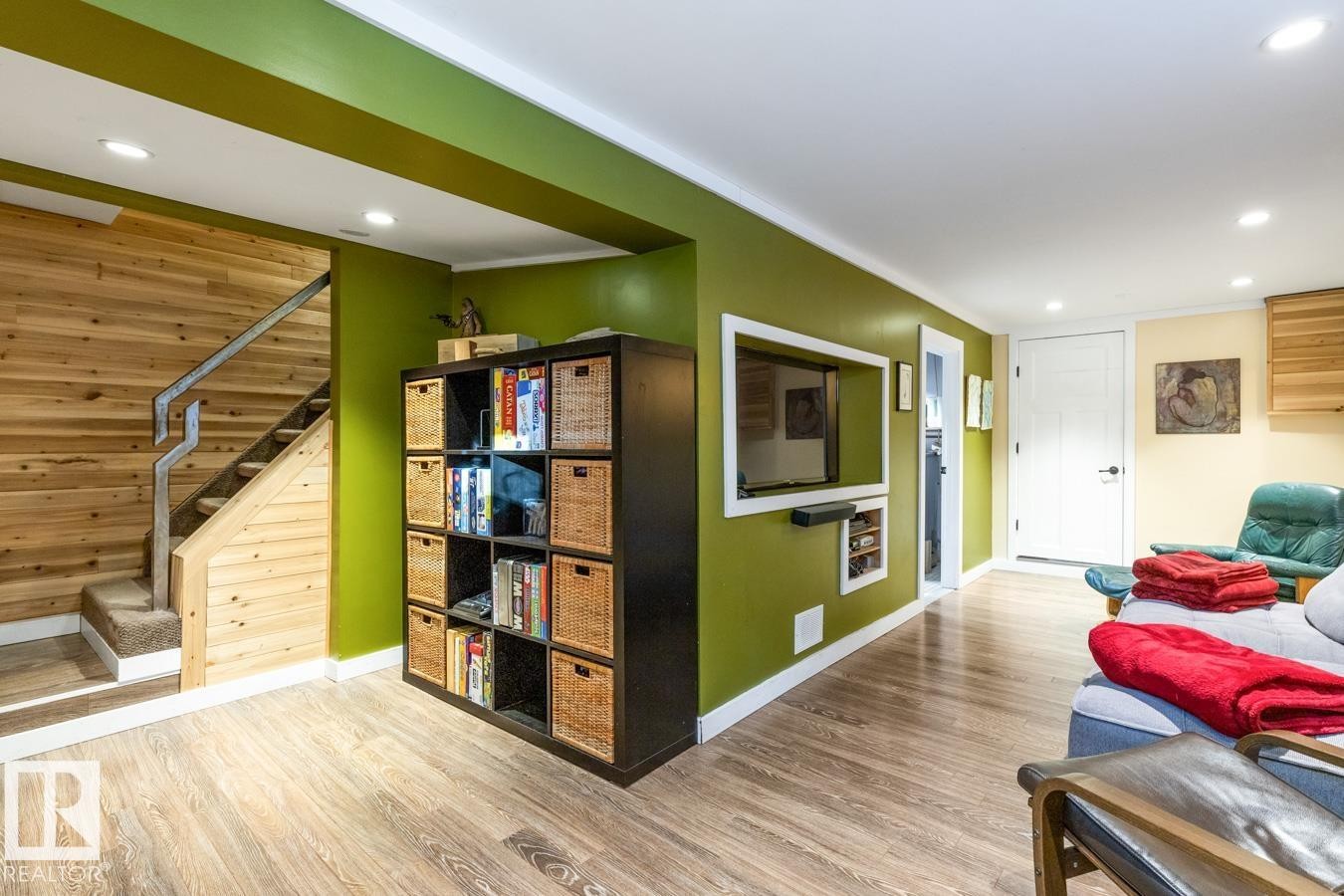 9319 95 Street, Edmonton, AB - Indoor