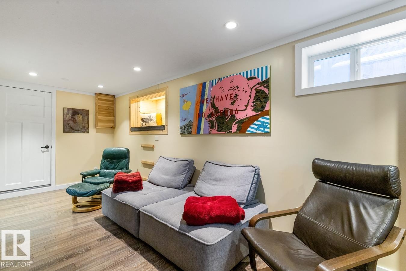 9319 95 Street, Edmonton, AB - Indoor