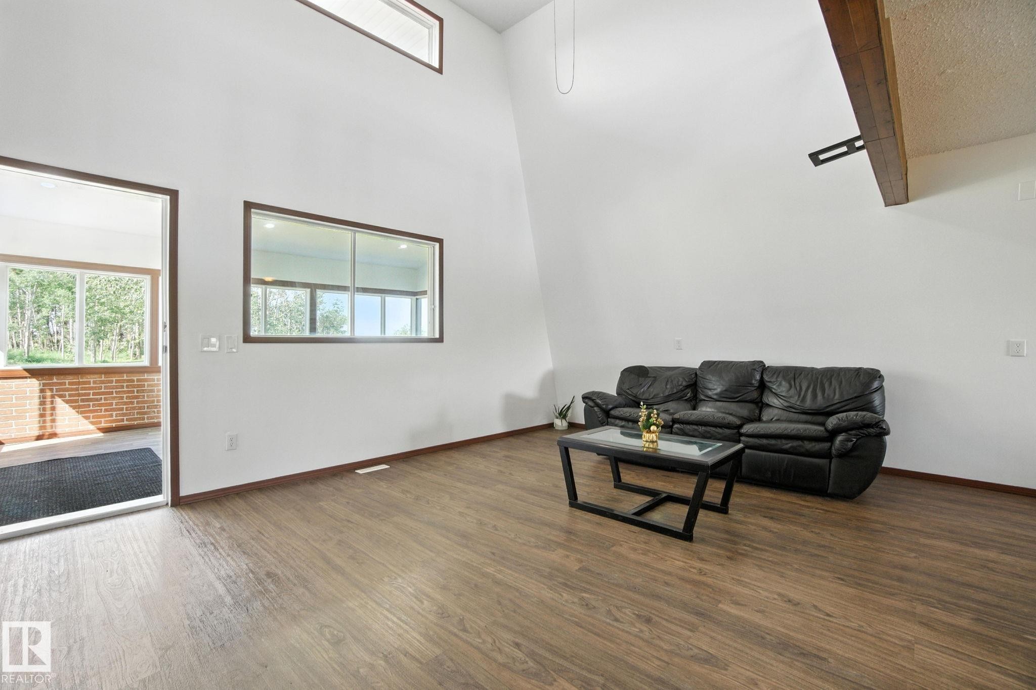 51019 Rge Road 273, Rural Parkland County, AB - Indoor