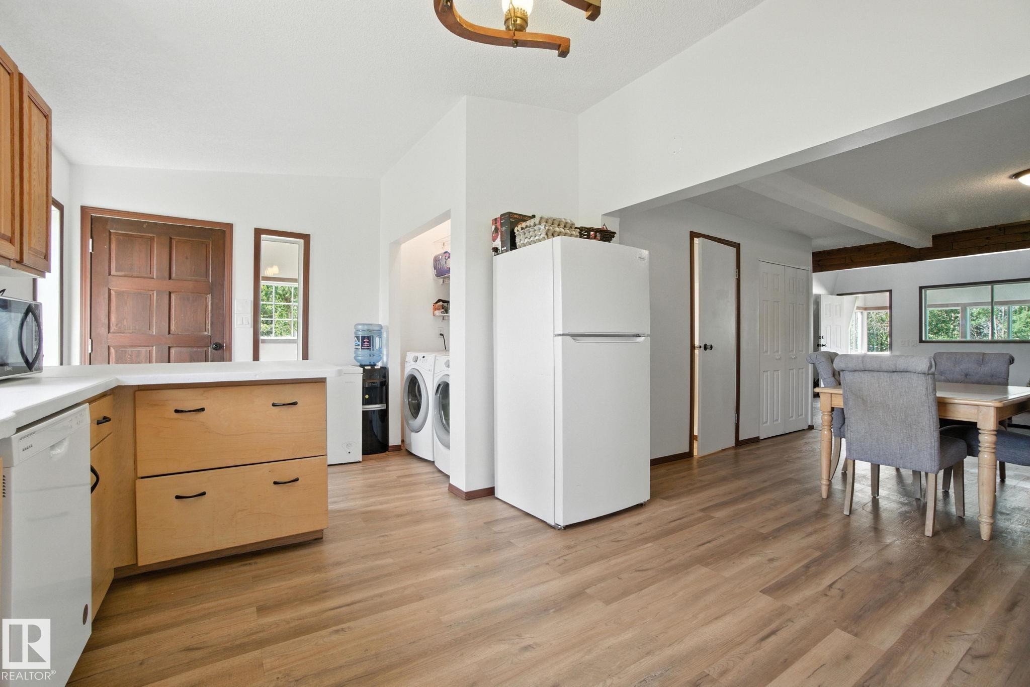 51019 Rge Road 273, Rural Parkland County, AB - Indoor Photo Showing Kitchen