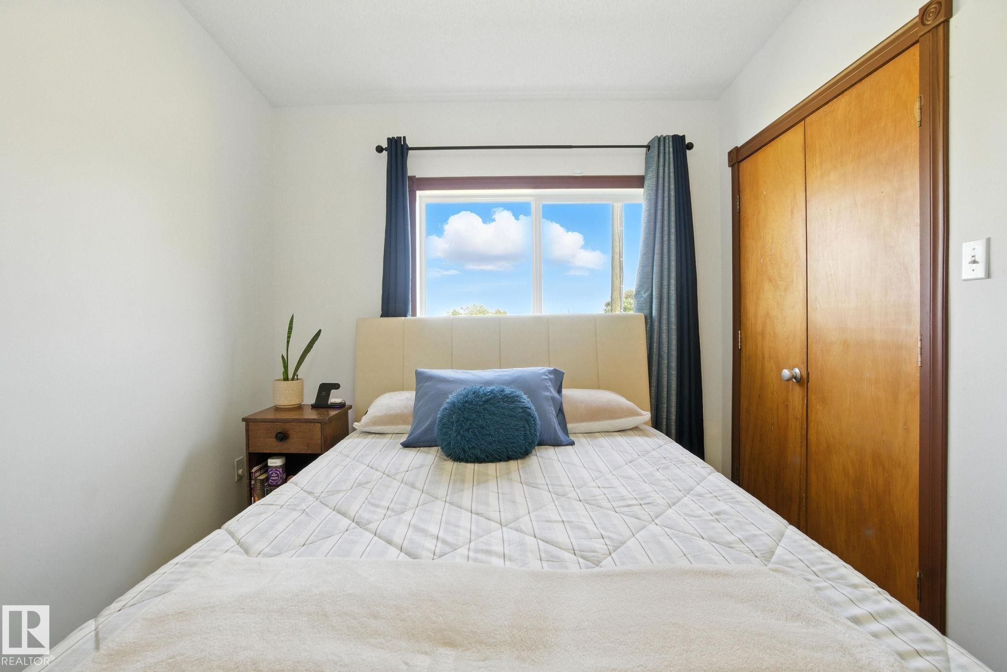 51019 Rge Road 273, Rural Parkland County, AB - Indoor Photo Showing Bedroom