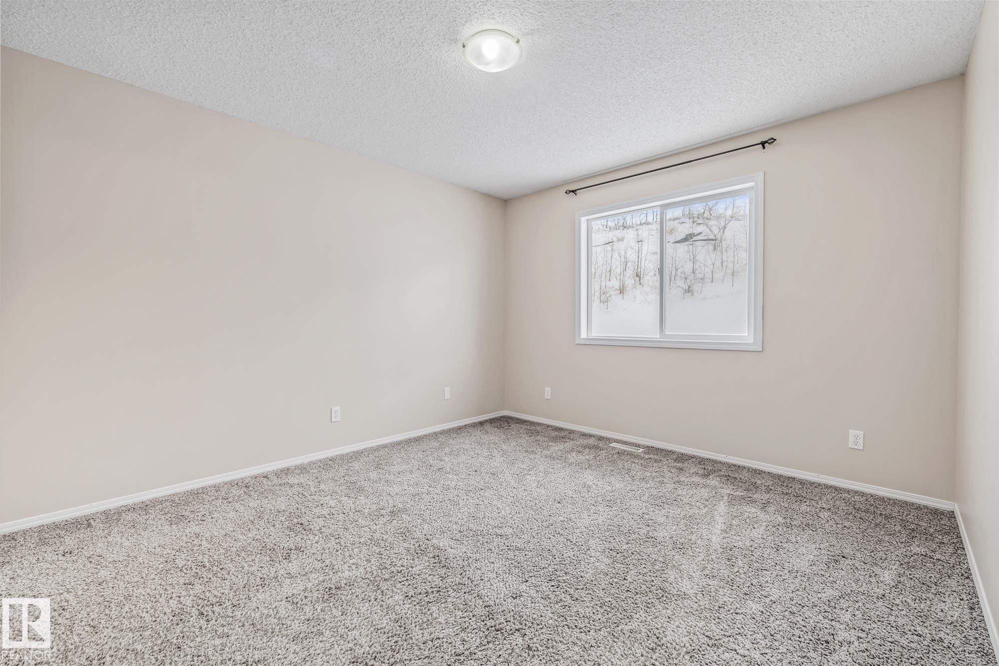 1421 Hermitage Road, Edmonton, AB - Indoor Photo Showing Other Room