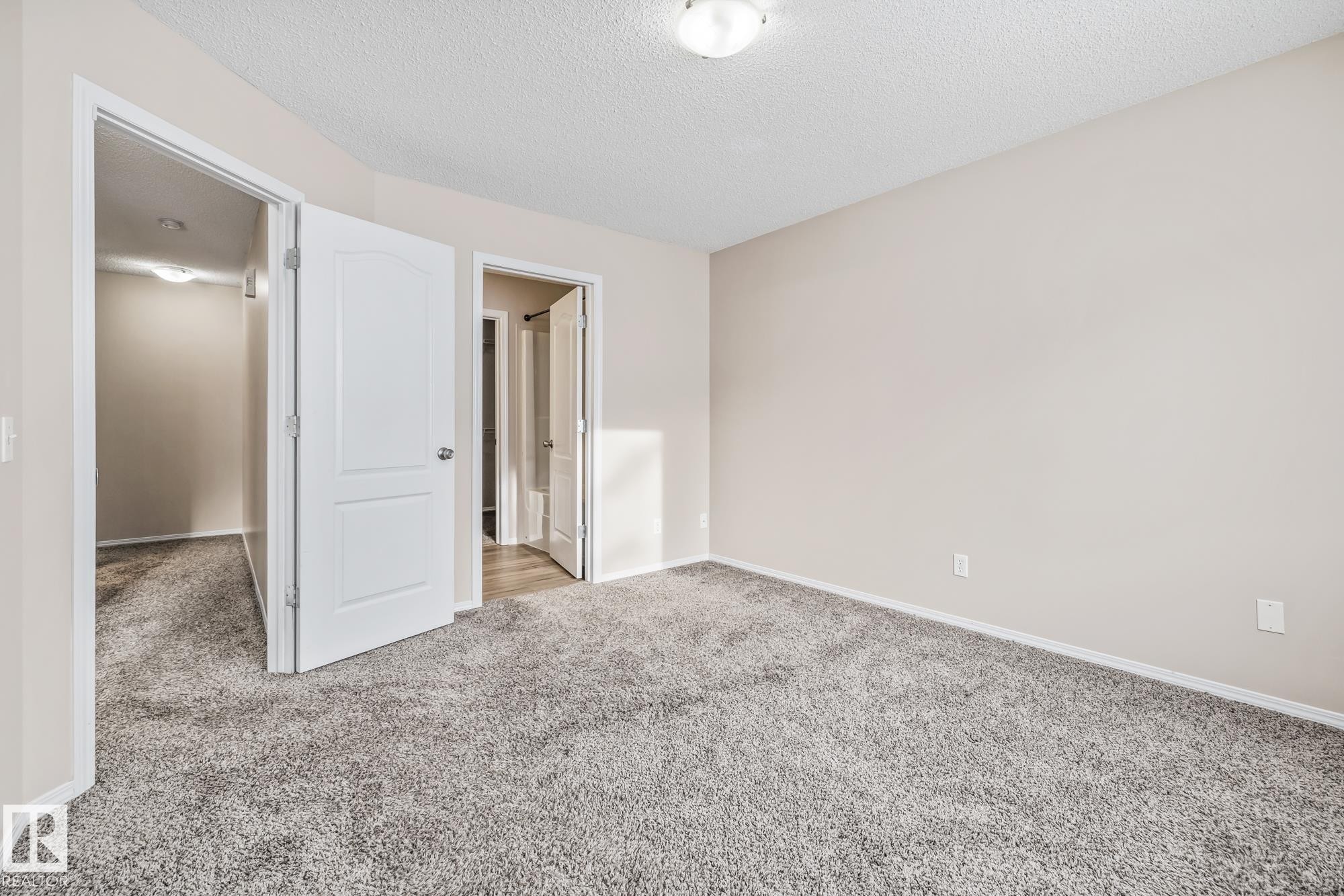 1421 Hermitage Road, Edmonton, AB - Indoor Photo Showing Other Room