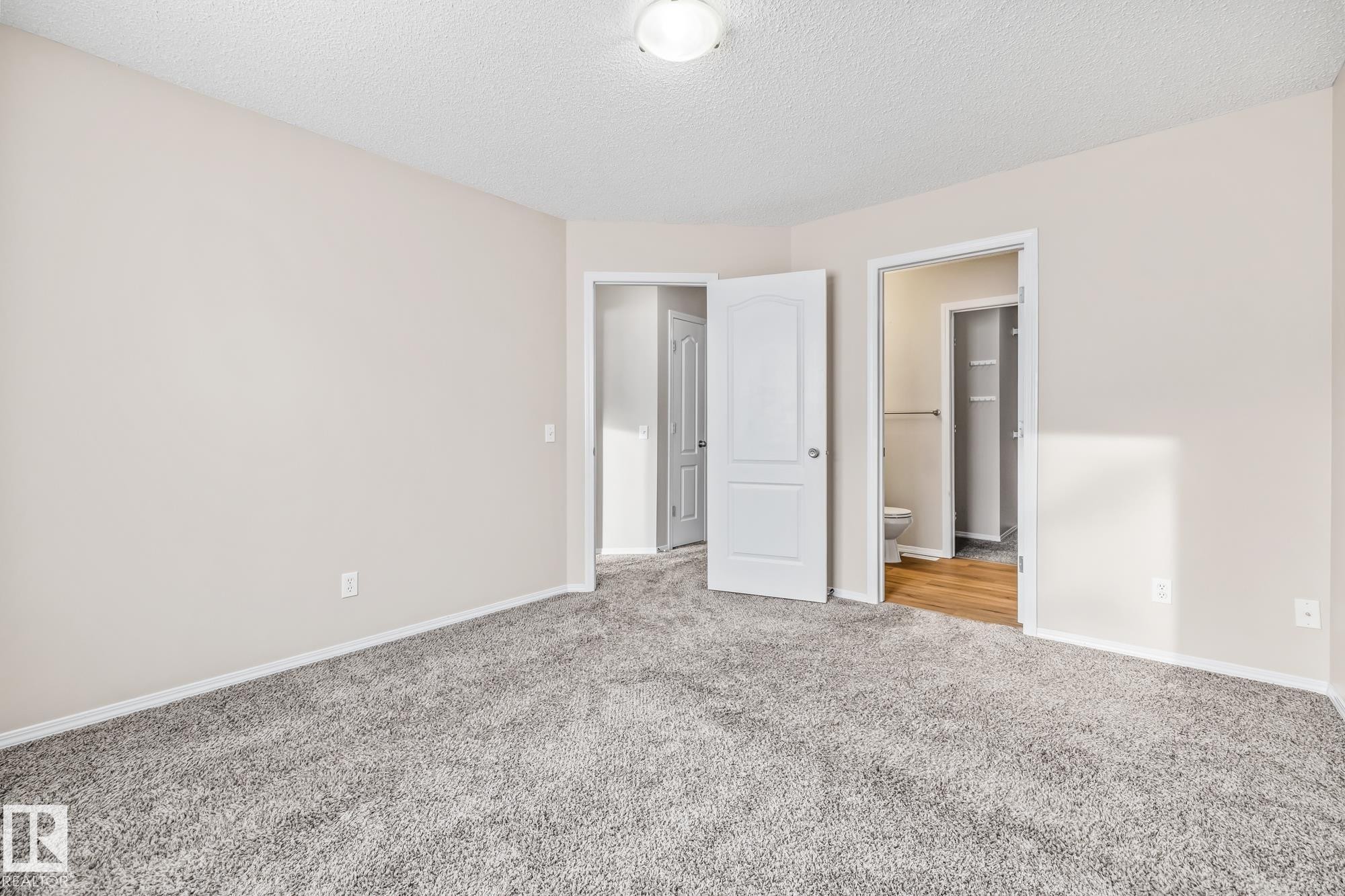 1421 Hermitage Road, Edmonton, AB - Indoor Photo Showing Other Room