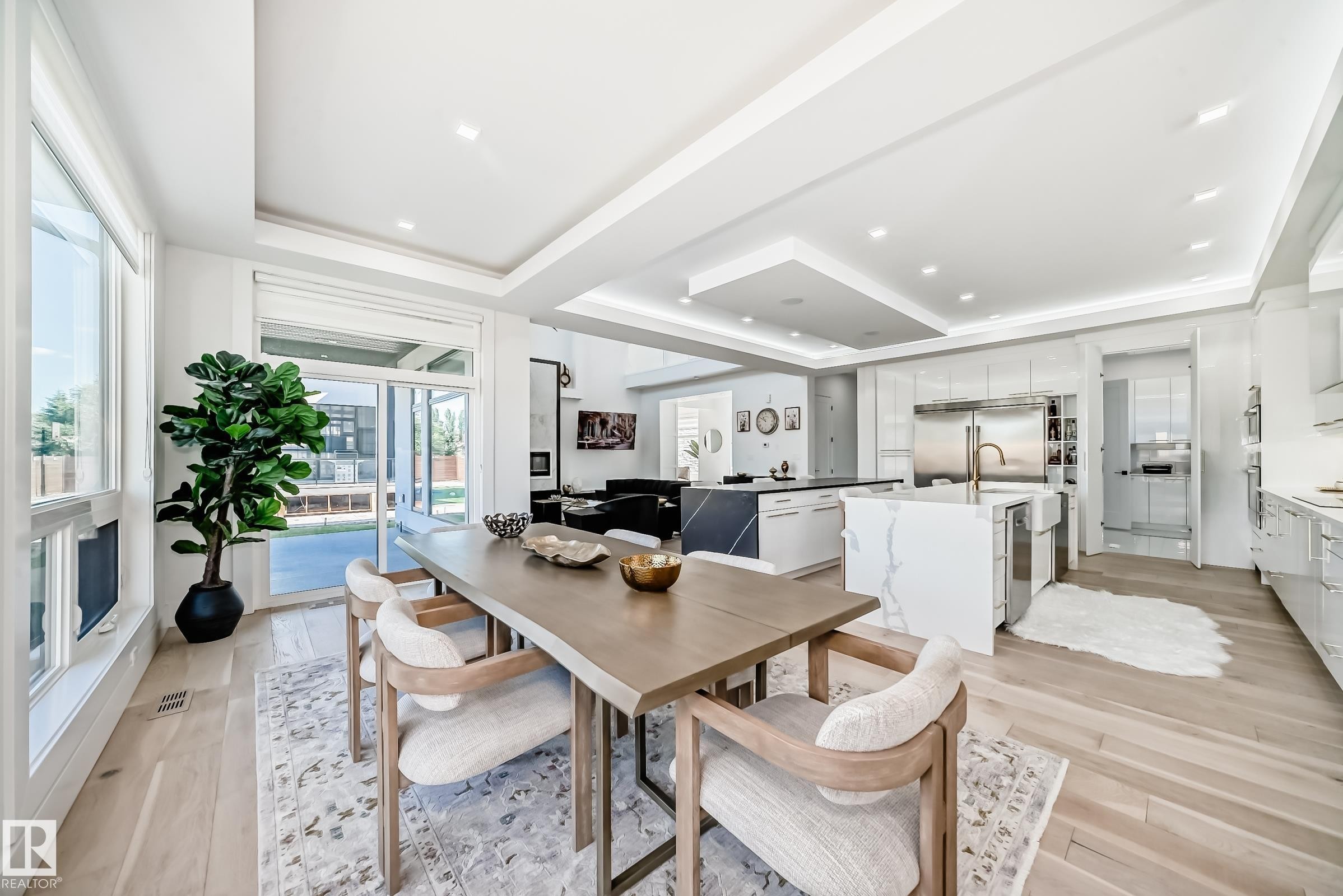 2747 Wheaton Drive, Edmonton, AB - Indoor Photo Showing Dining Room