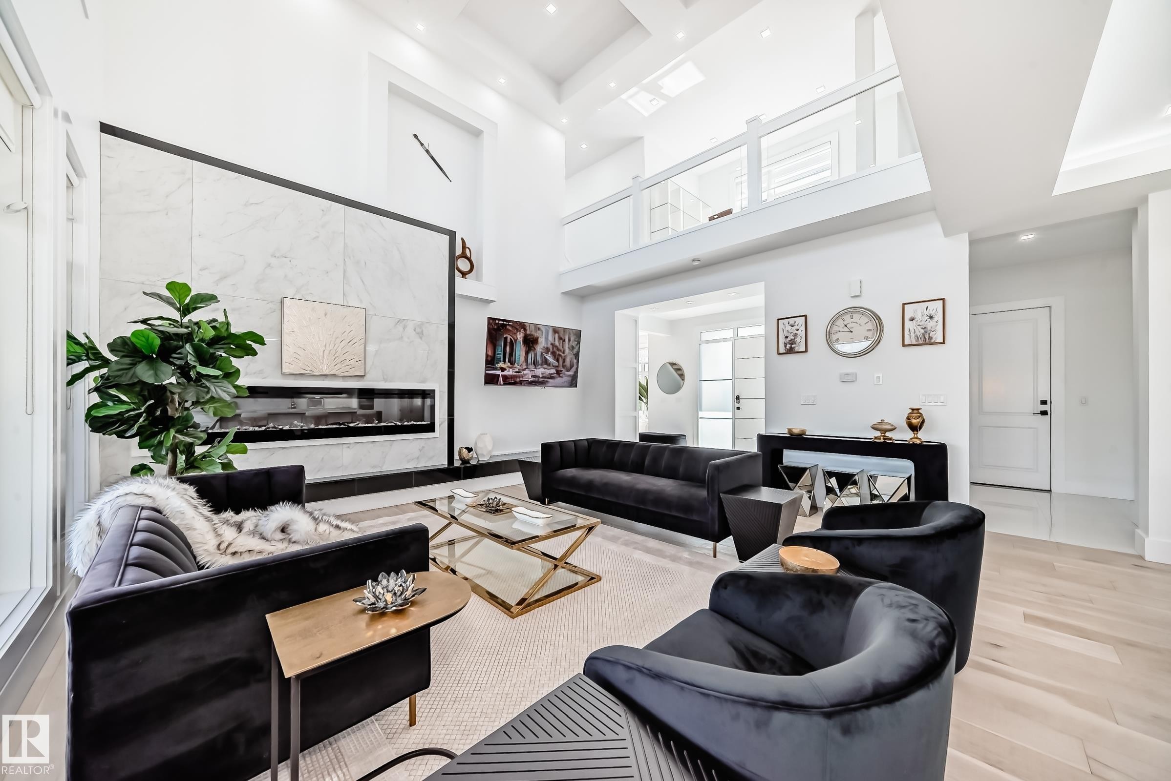 2747 Wheaton Drive, Edmonton, AB - Indoor