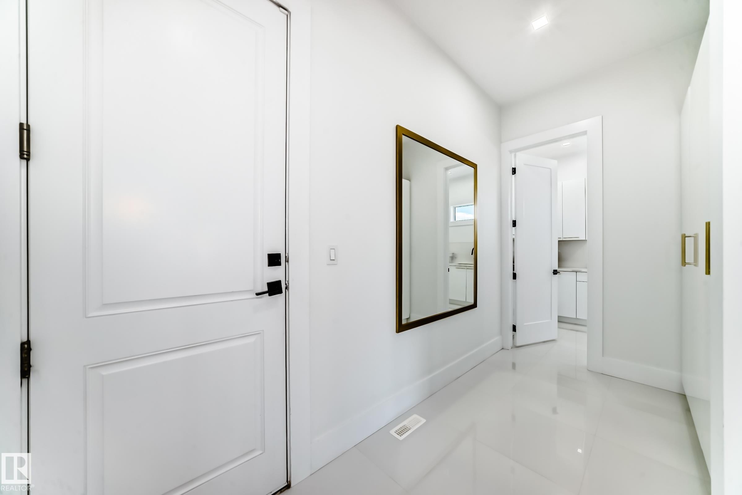 2747 Wheaton Drive, Edmonton, AB - Indoor Photo Showing Other Room