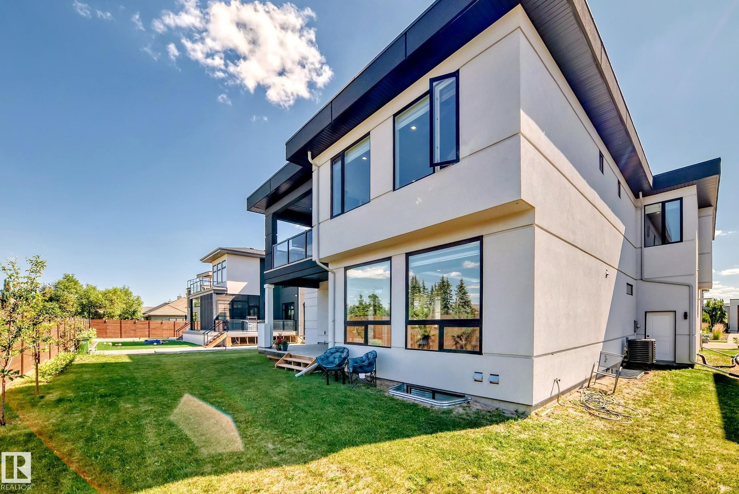2747 Wheaton Drive, Edmonton, AB - Outdoor