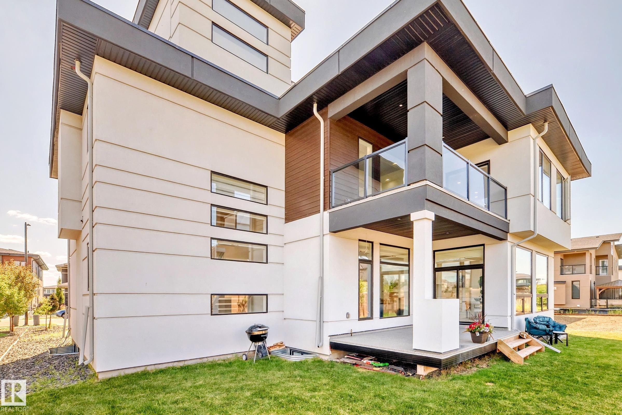 2747 Wheaton Drive, Edmonton, AB - Outdoor With Balcony With Exterior