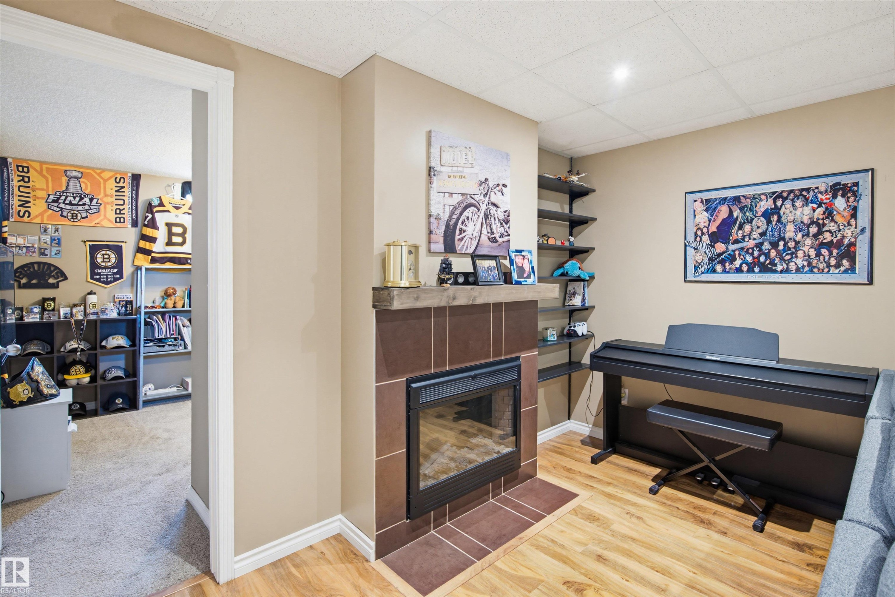 3426 120 Avenue, Edmonton, AB - Indoor With Fireplace